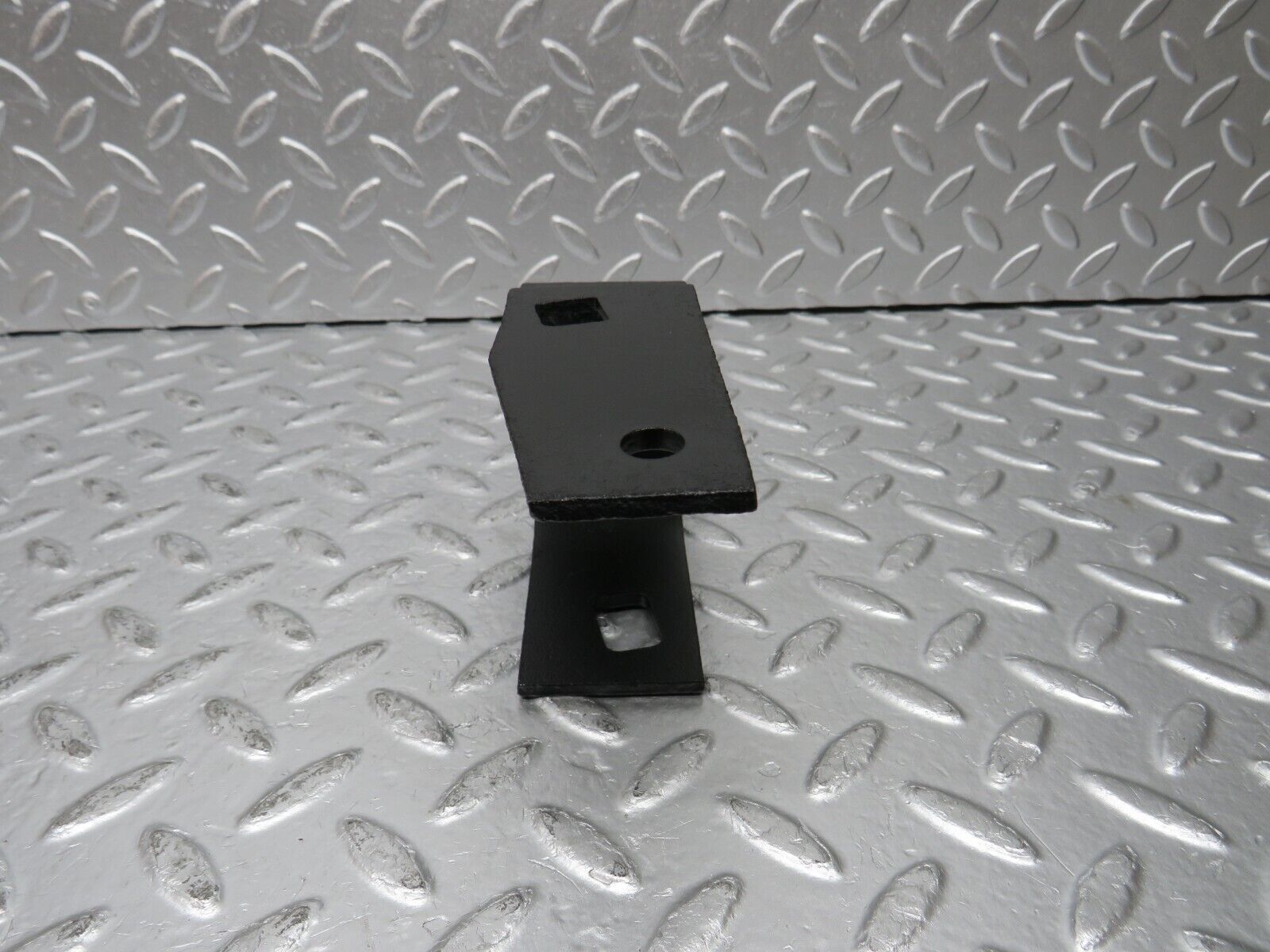 31547 Mercedes-Benz W123 200D Rear Bumper Bracket Pair