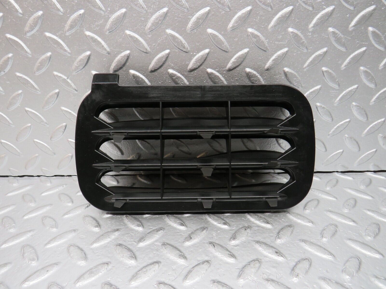 31390 Mercedes-Benz S124 220TE Wagon Air Intake Vent 1248370230 1248370242