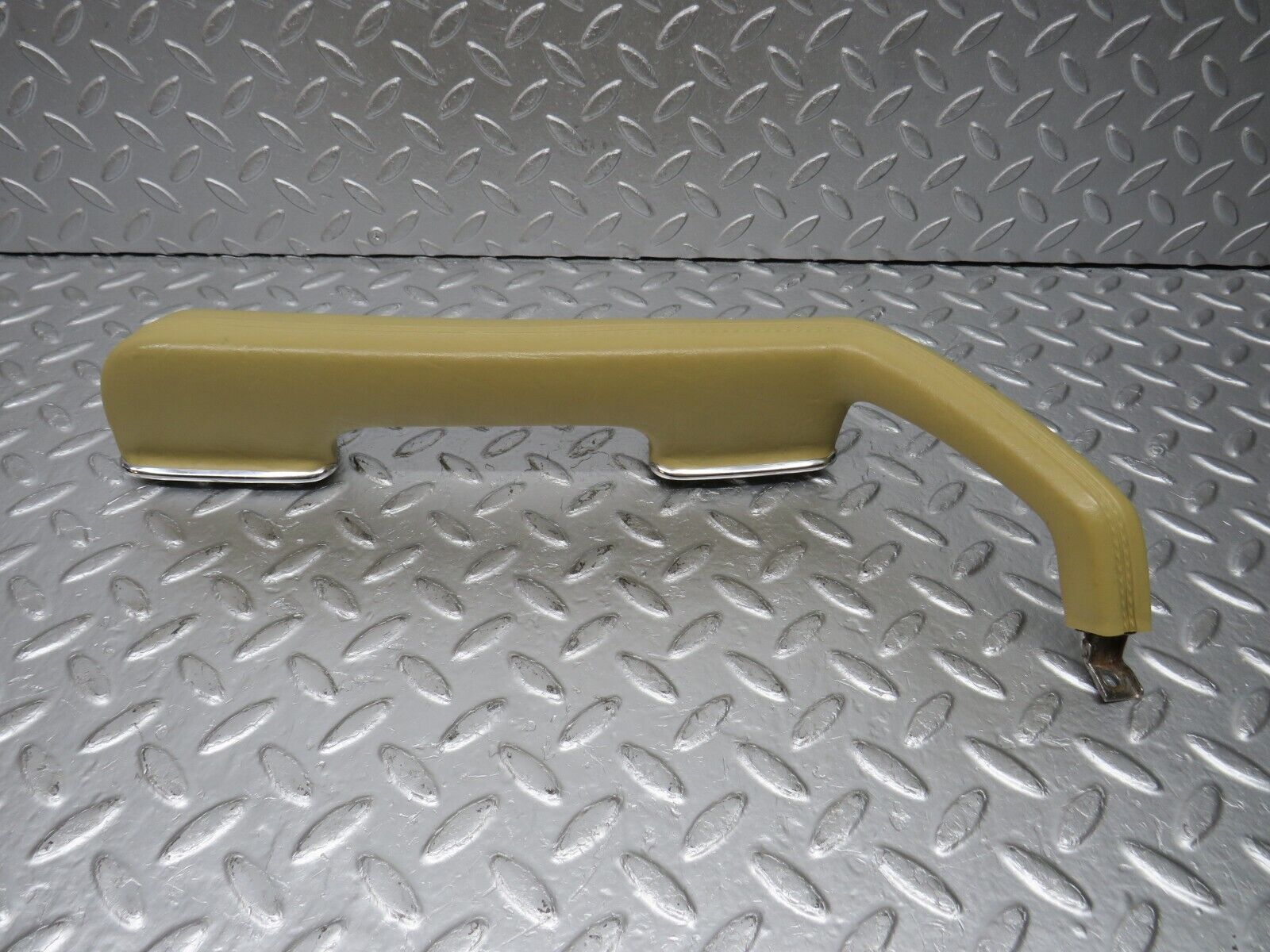 33670 Mercedes-Benz W123 280E Rear Right Interior Door Handle Beige 1239701801
