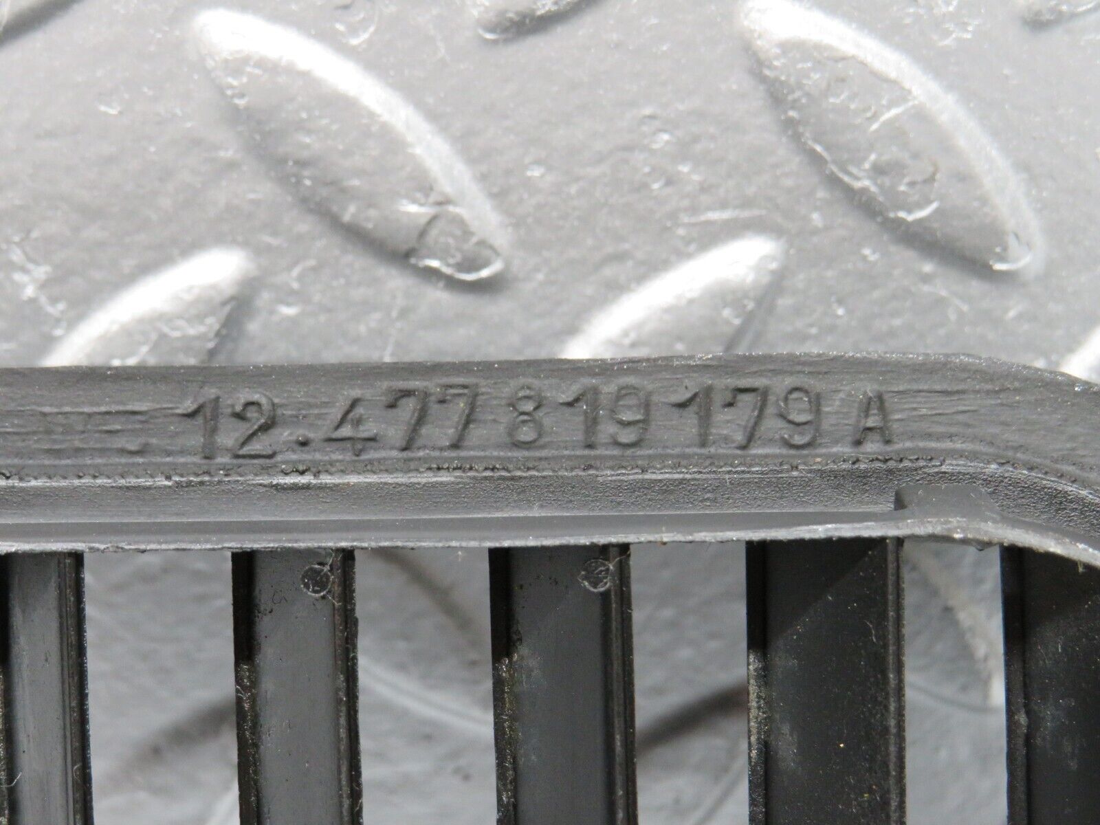 29989 Porsche 924 Left Door Air Vent 477819179