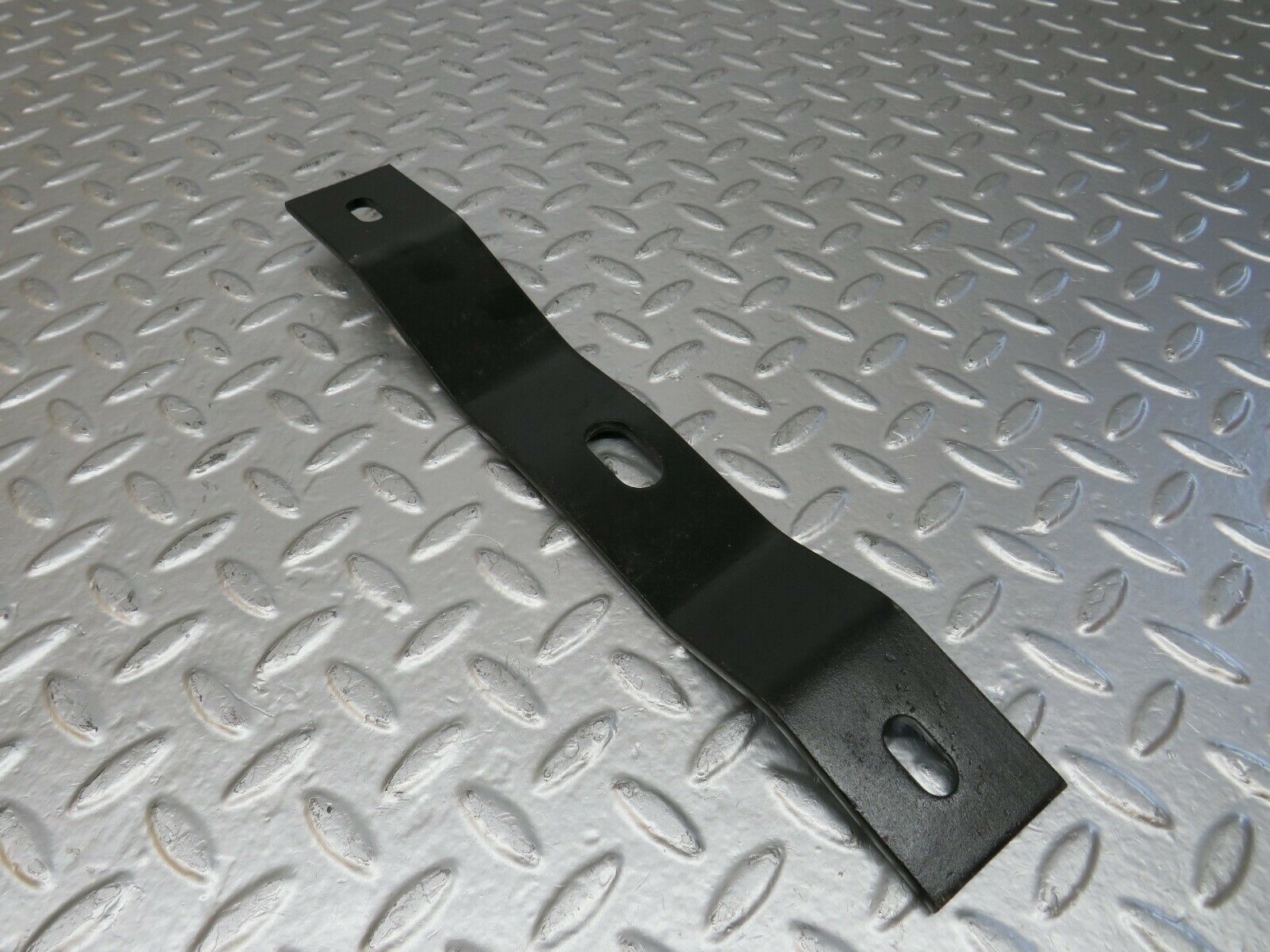 24564 Mercedes-Benz W108 Front Bumper Bracket