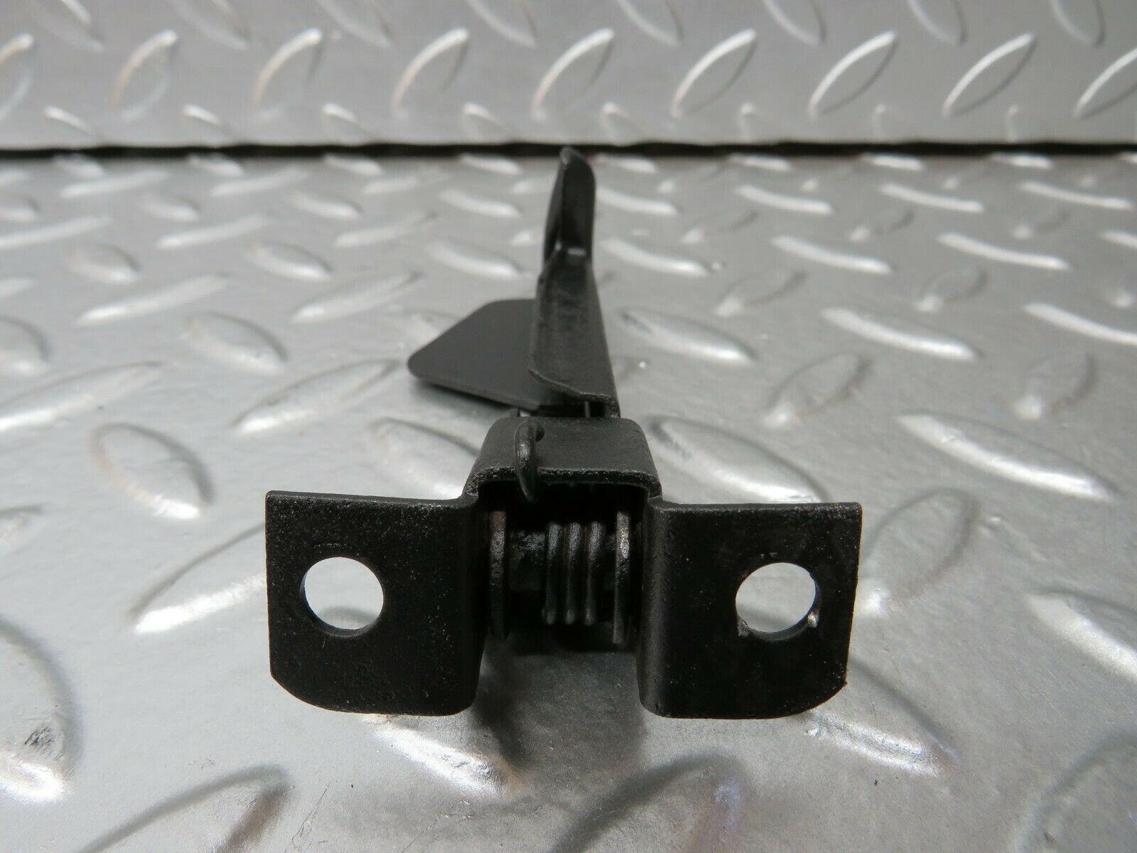 23908 Mercedes-Benz C107 450SLC Coupe Bonnet Safety Latch