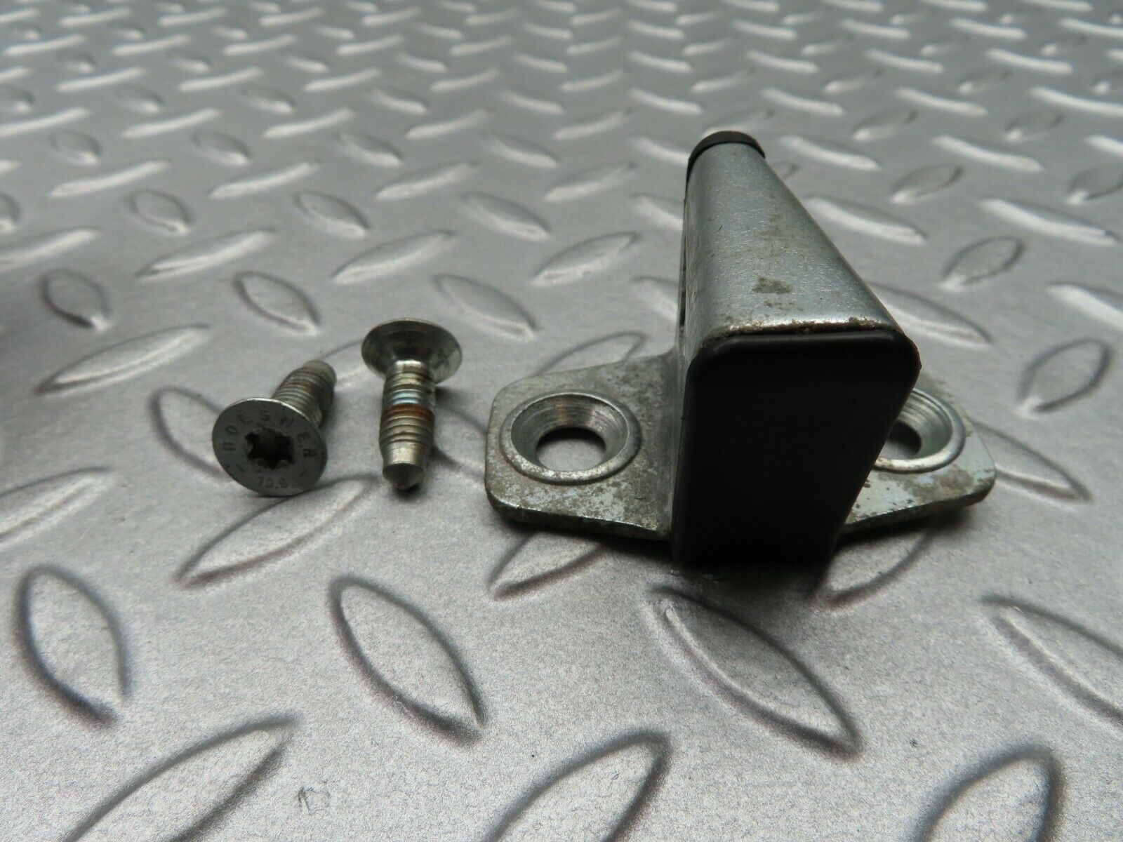 5370 Mercedes-Benz W124 230E Door Lock Latch