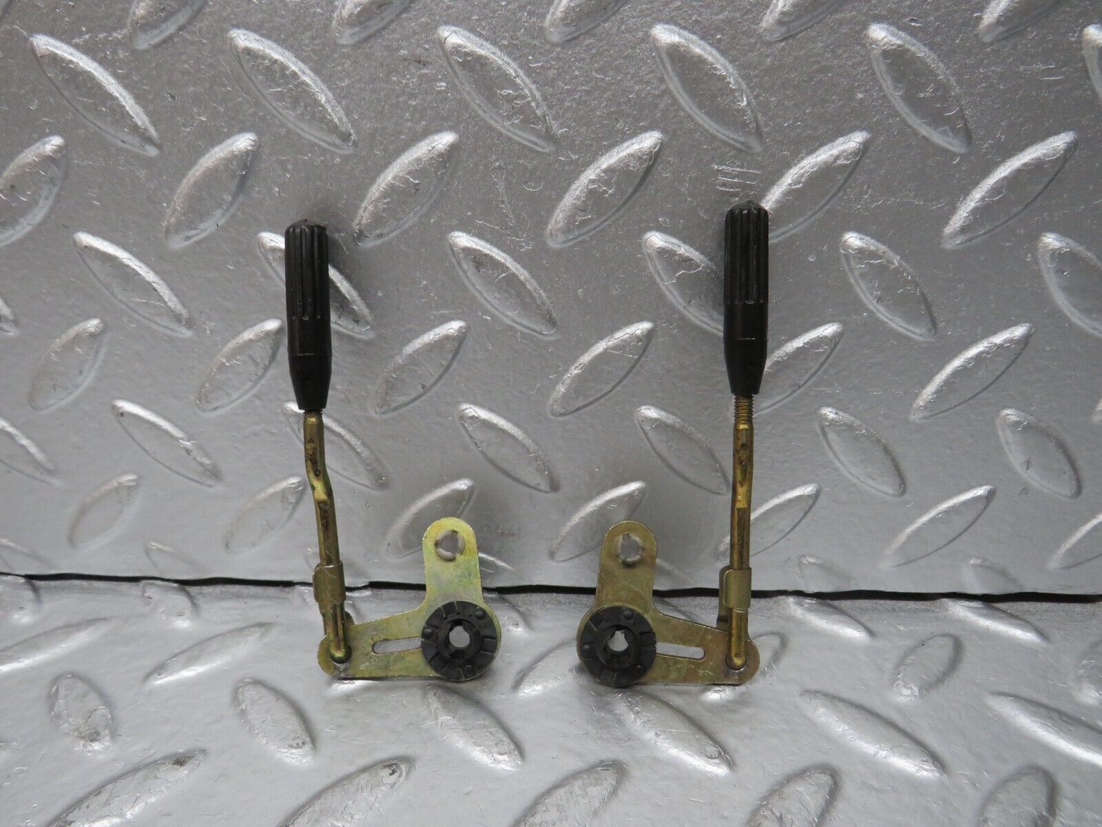 31641 Mercedes-Benz W201 190LE 1.8L Rear Door Lock Knob Pair