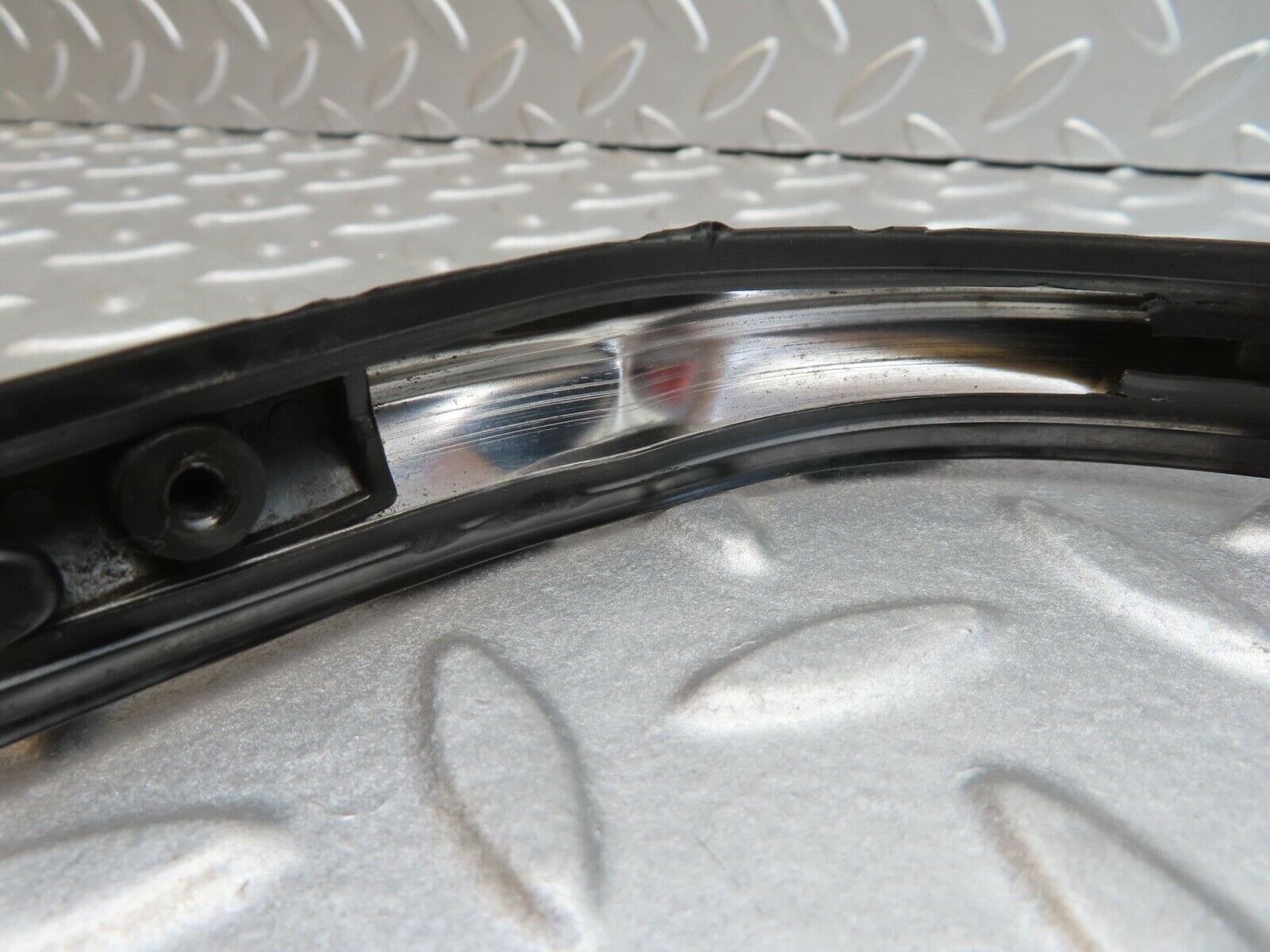 13450 Mercedes-Benz W123 200 Rear Left Fender Wing Centre Moulding Trim