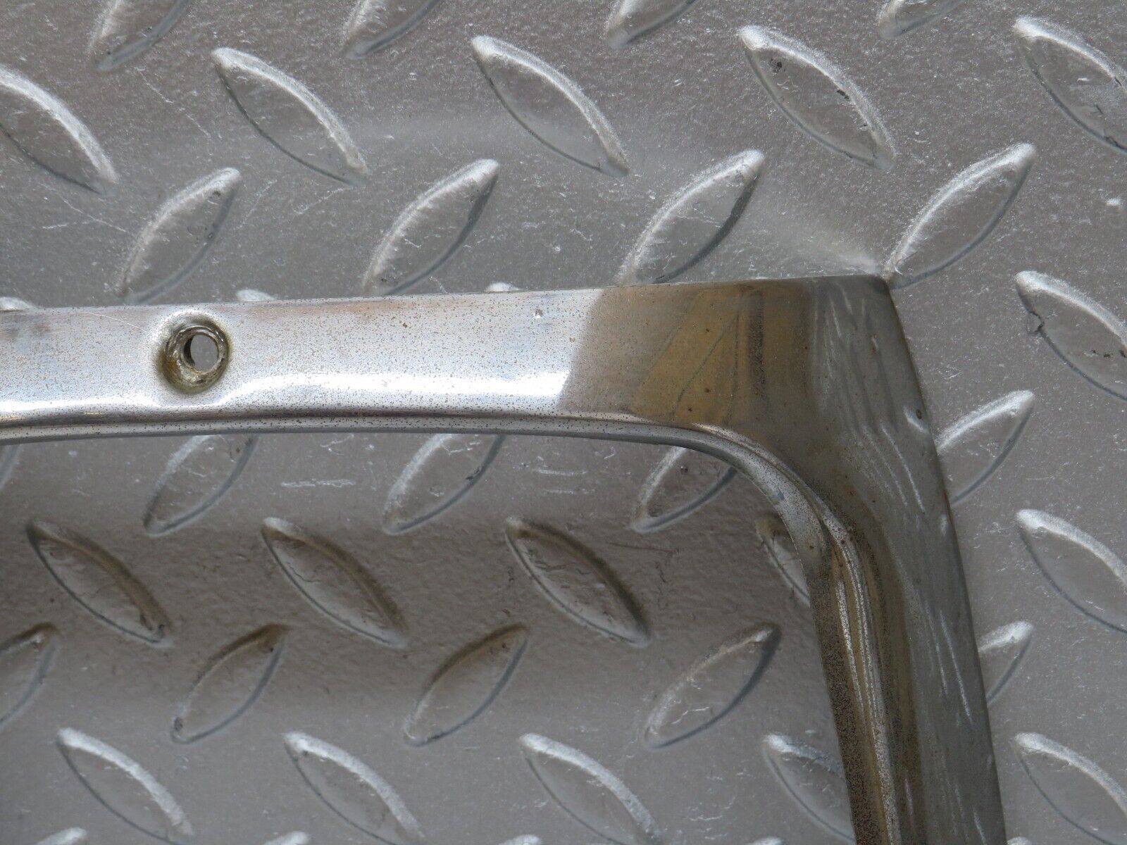 35752 Mercedes-Benz W108 Headlight Chrome Frame