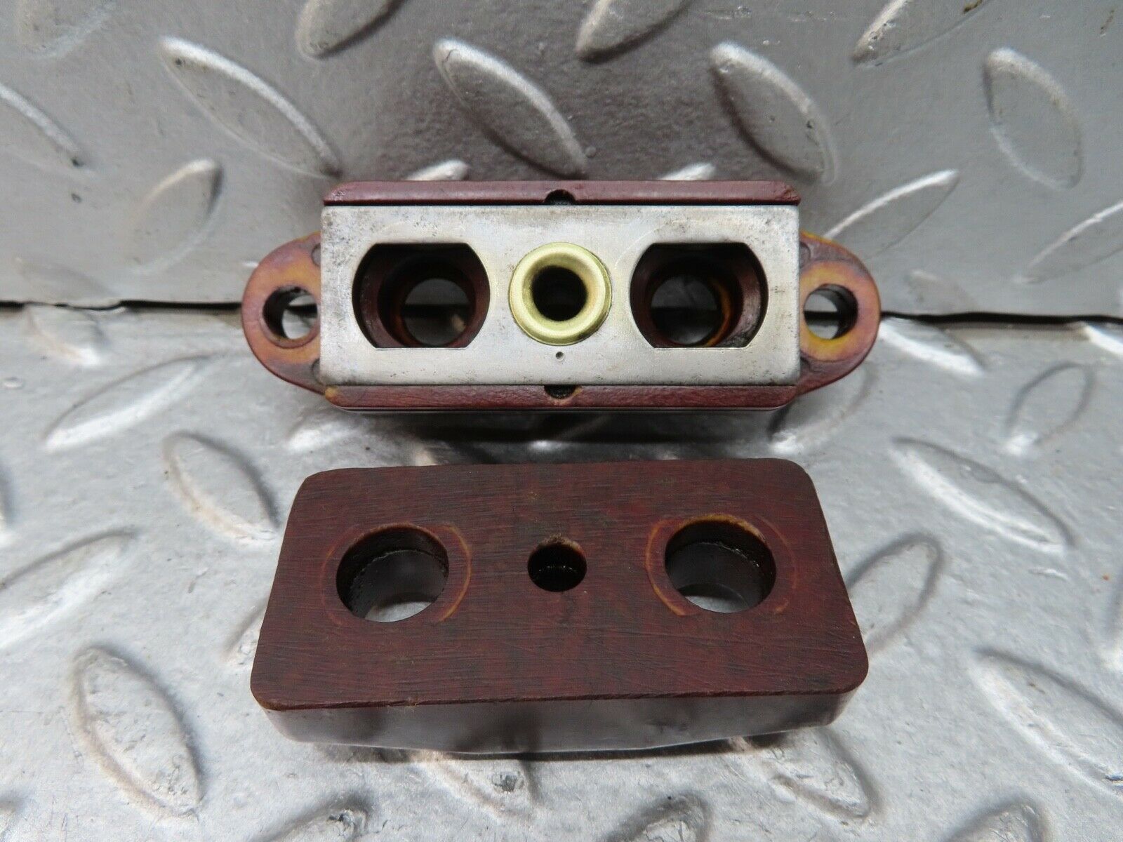 18265 Mercedes-Benz W111 220SE Coupe Fuel Injector Bracket