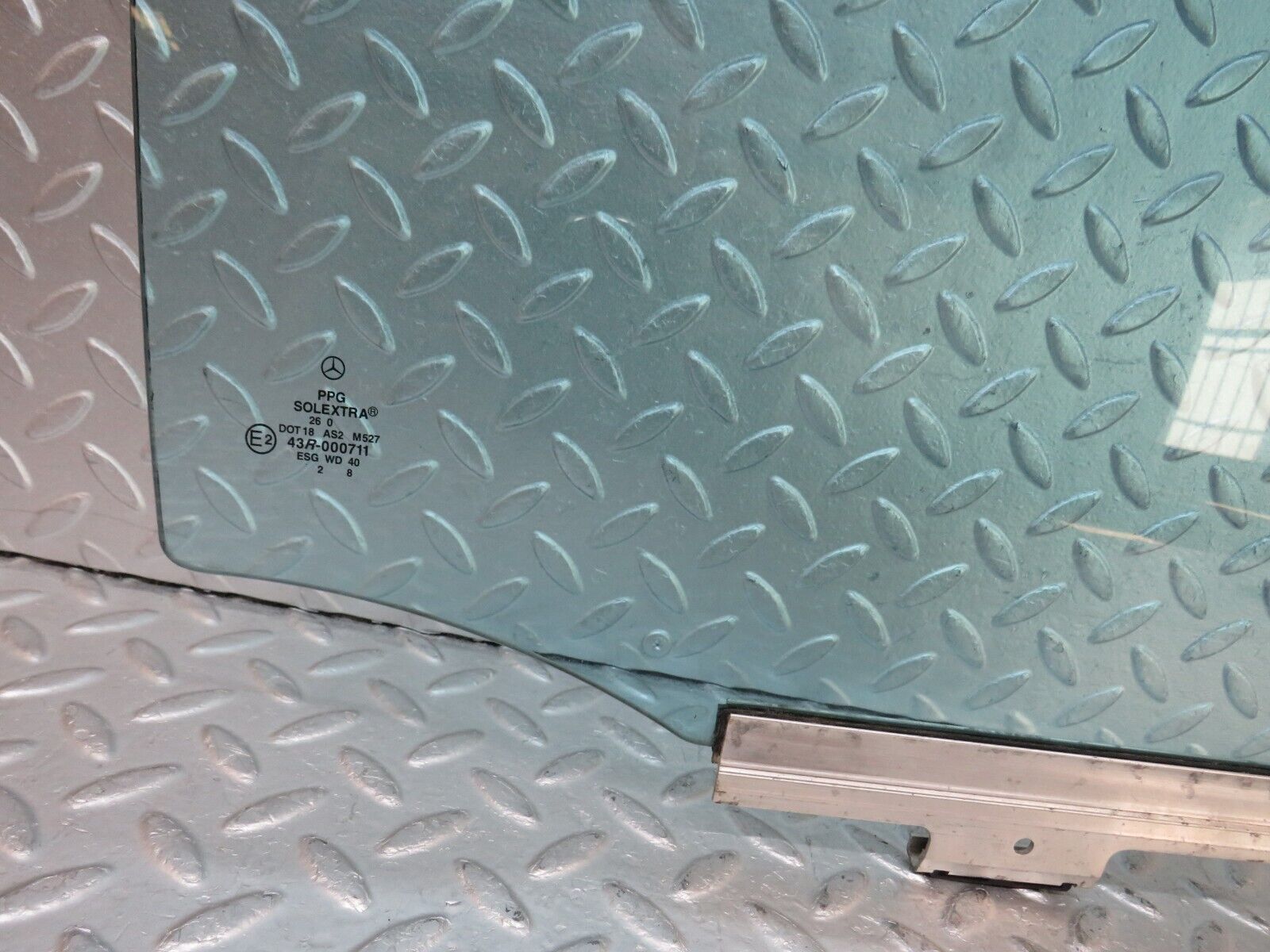 34974 Mercedes-Benz W210 320E Rear Right Door Window Glass