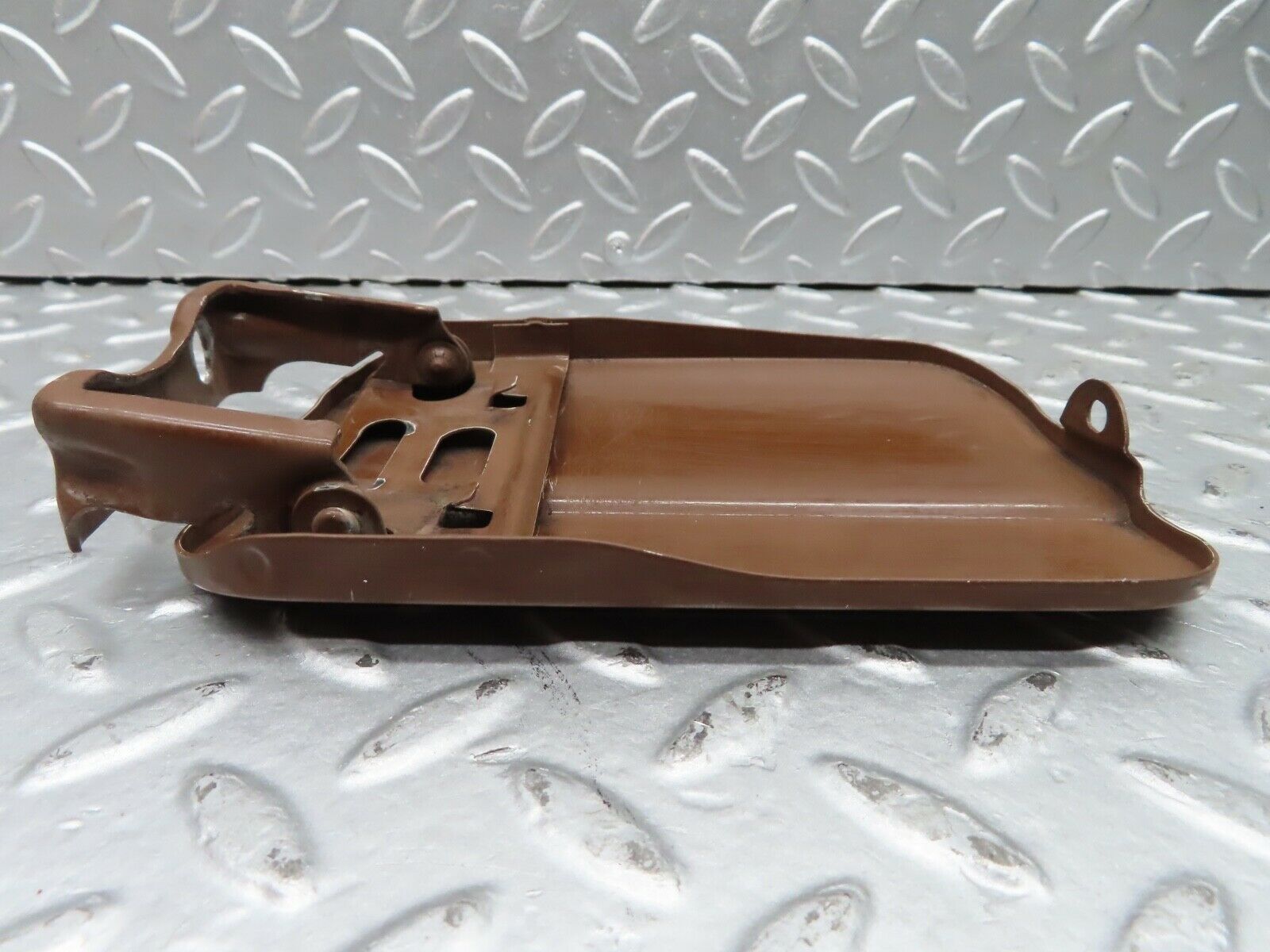 21130 Mercedes-Benz W123 230E Fuel Tank Flap Cap