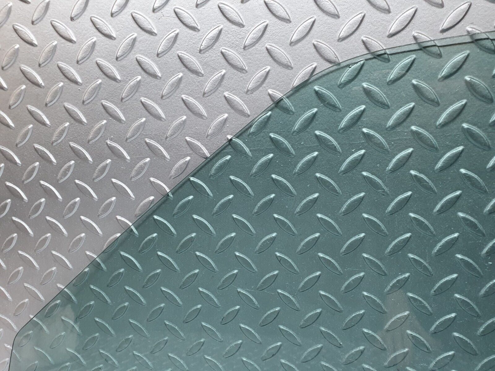 41409 Mercedes-Benz W124 200E Front Right Door Window Glass