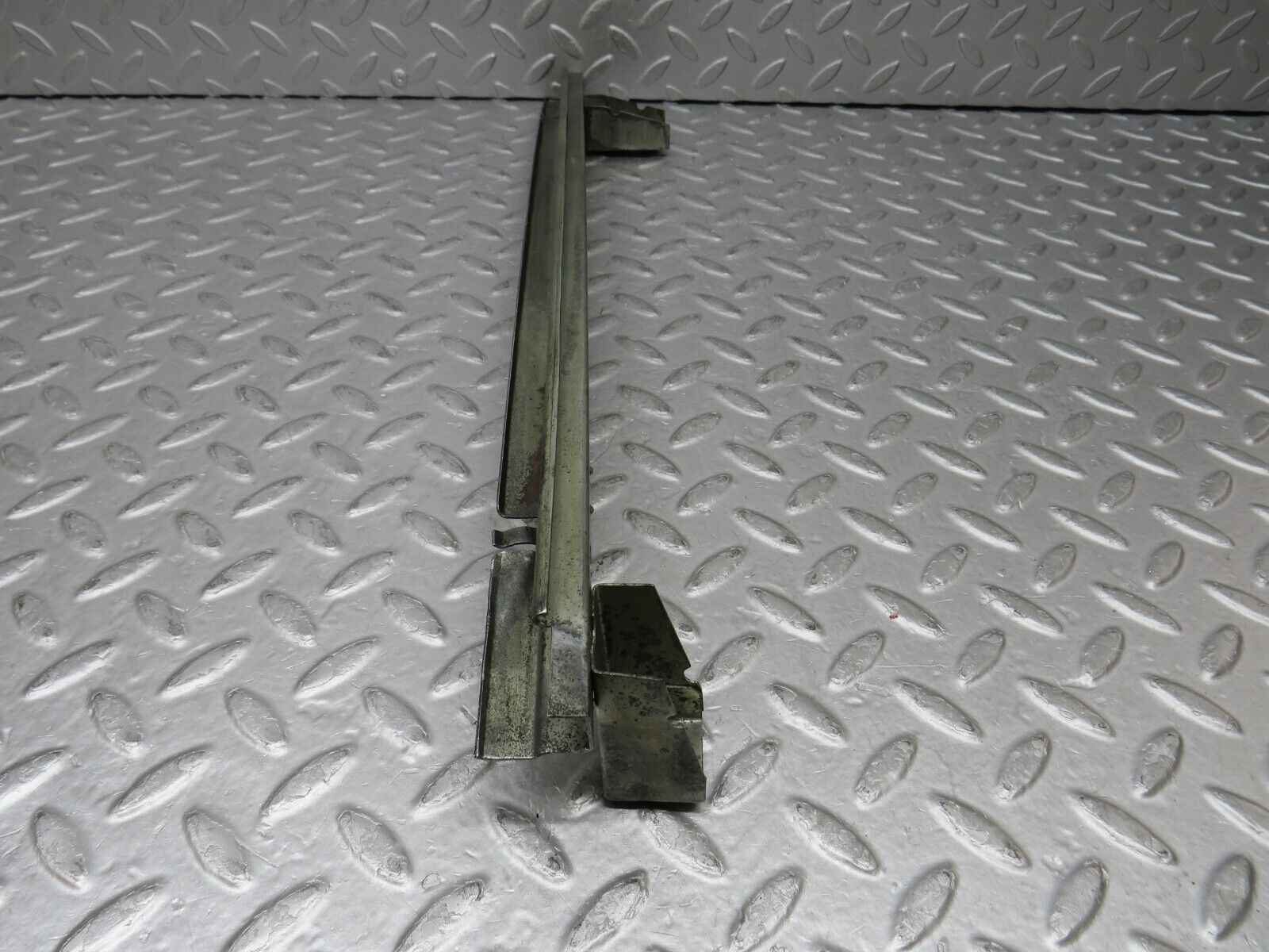 35861 Mercedes-Benz W108 Front Right Door Window Channel