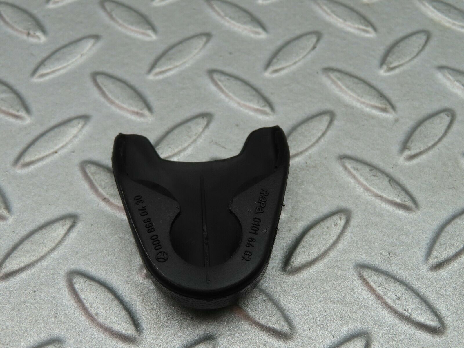 5737 Mercedes-Benz W123 200 Seat Belt Plastic Cap 0008680430