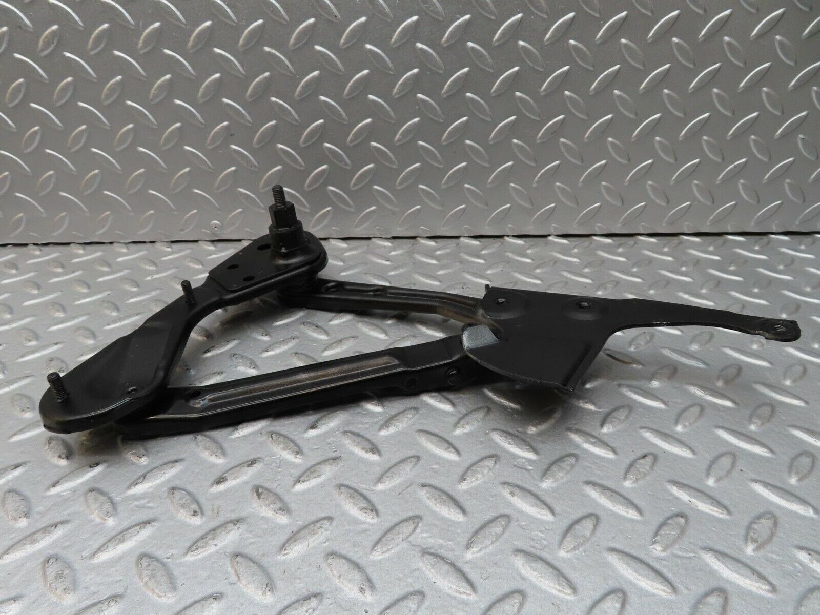 16424 Mercedes-Benz W124 260E Bonnet Hinge Right Side