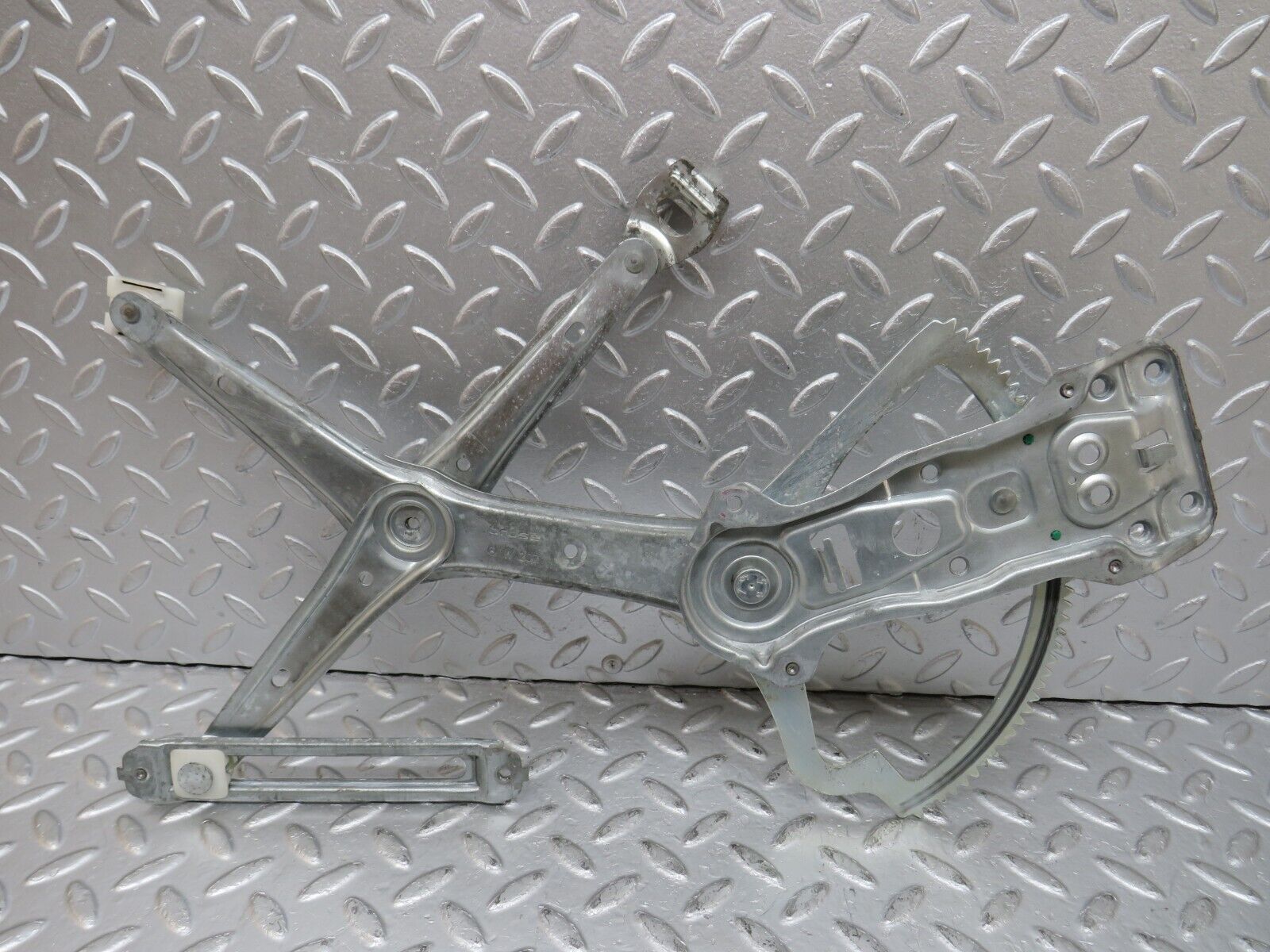 33392 Mercedes-Benz W202 C180 Front Left Power Window Regulator
