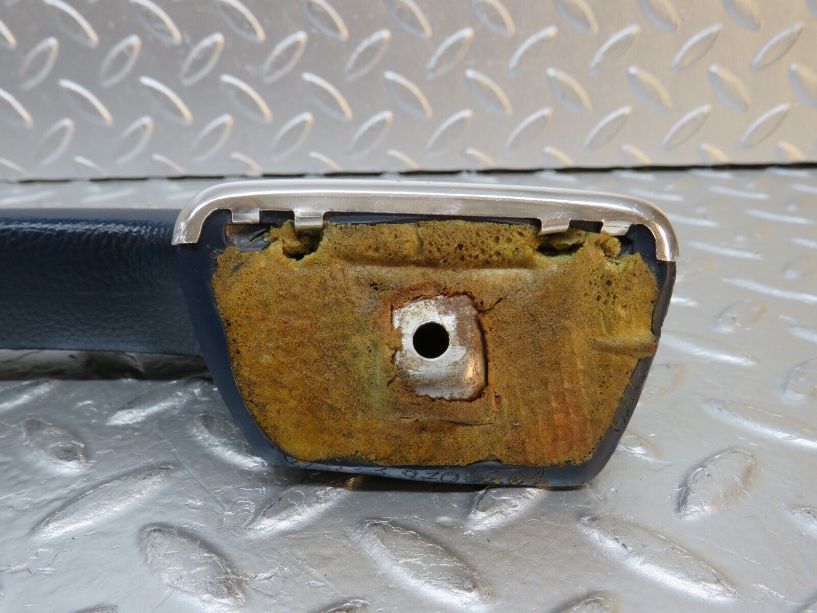 30990 Mercedes-Benz W123 200D Front Left Interior Door Handle 1239700901