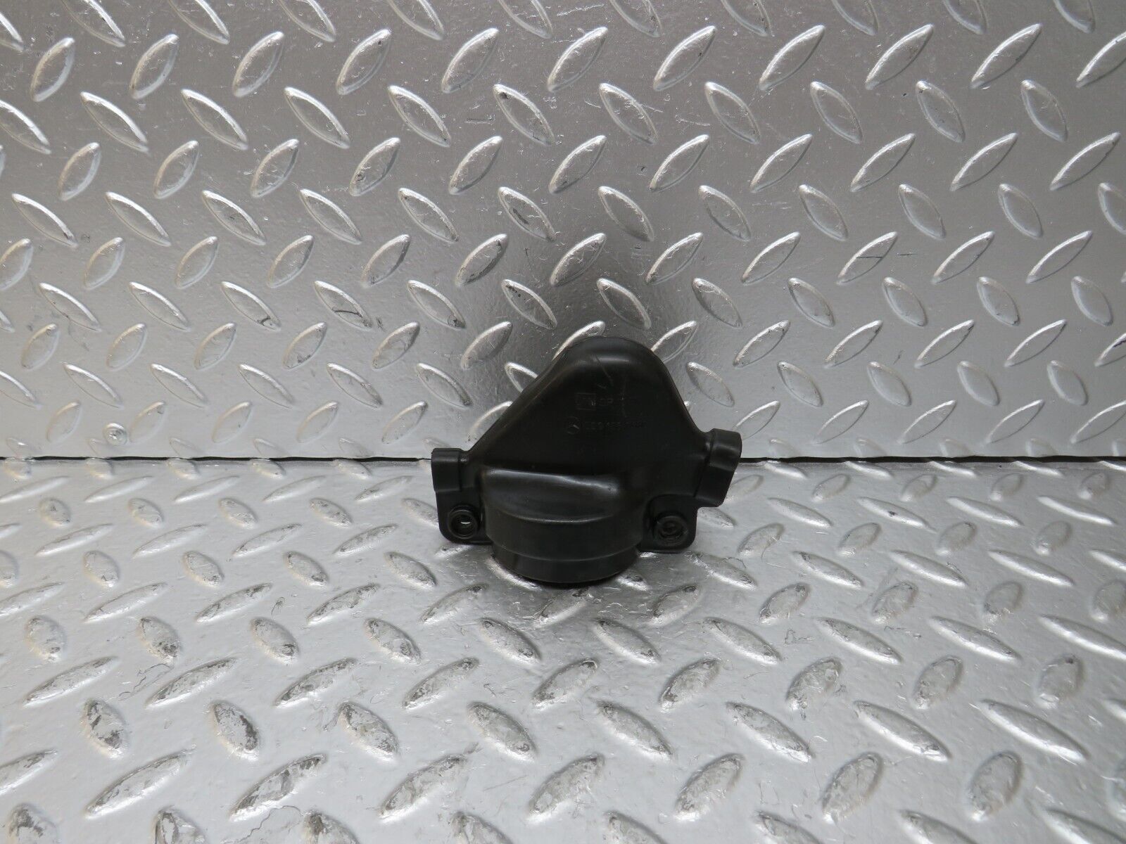 26102 Mercedes-Benz W116 450SE Ignition Coil Cover Cap 0001581485