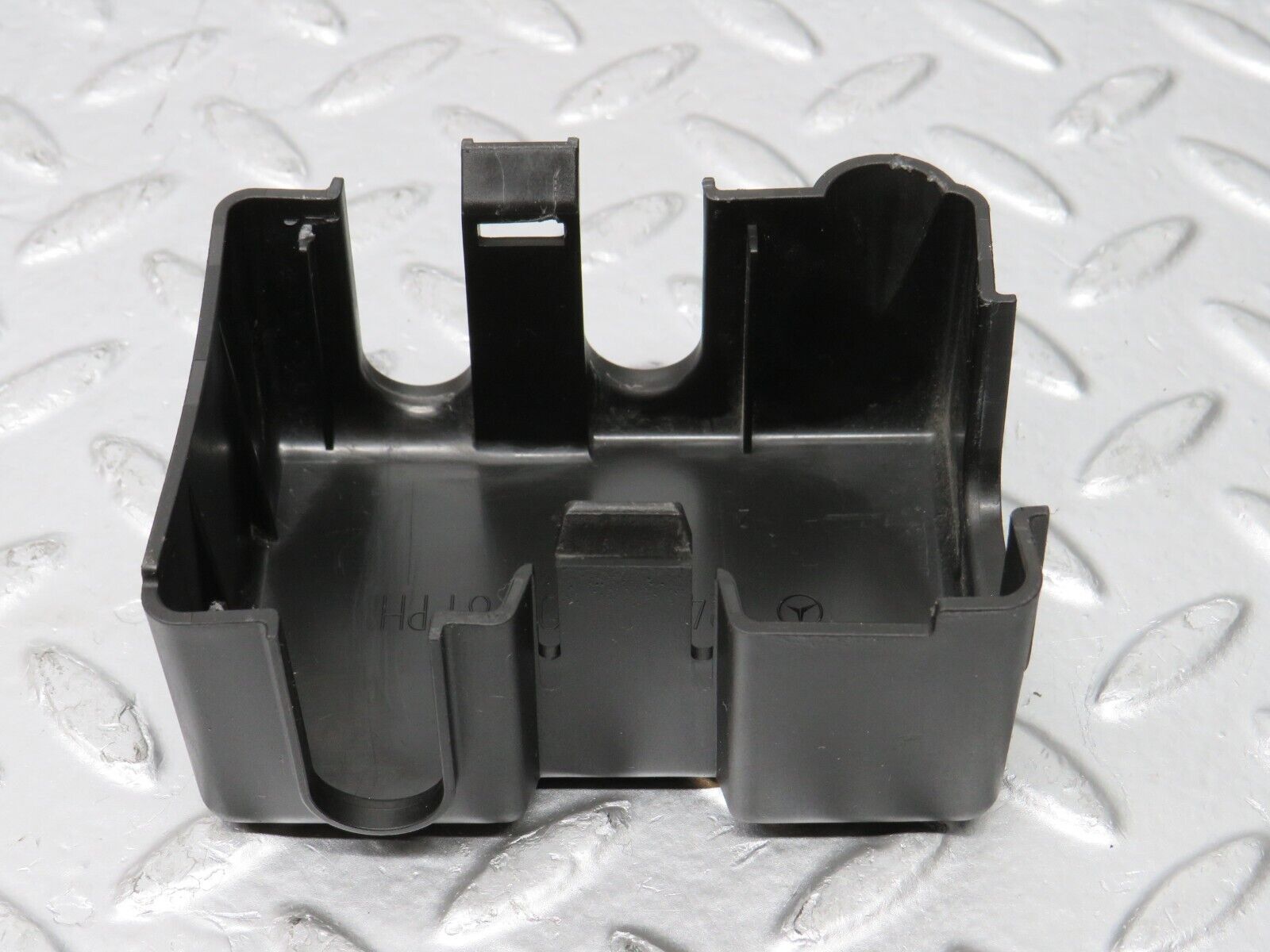 31249 Mercedes-Benz S124 220TE Wagon Cable Connect Cover 1245460881