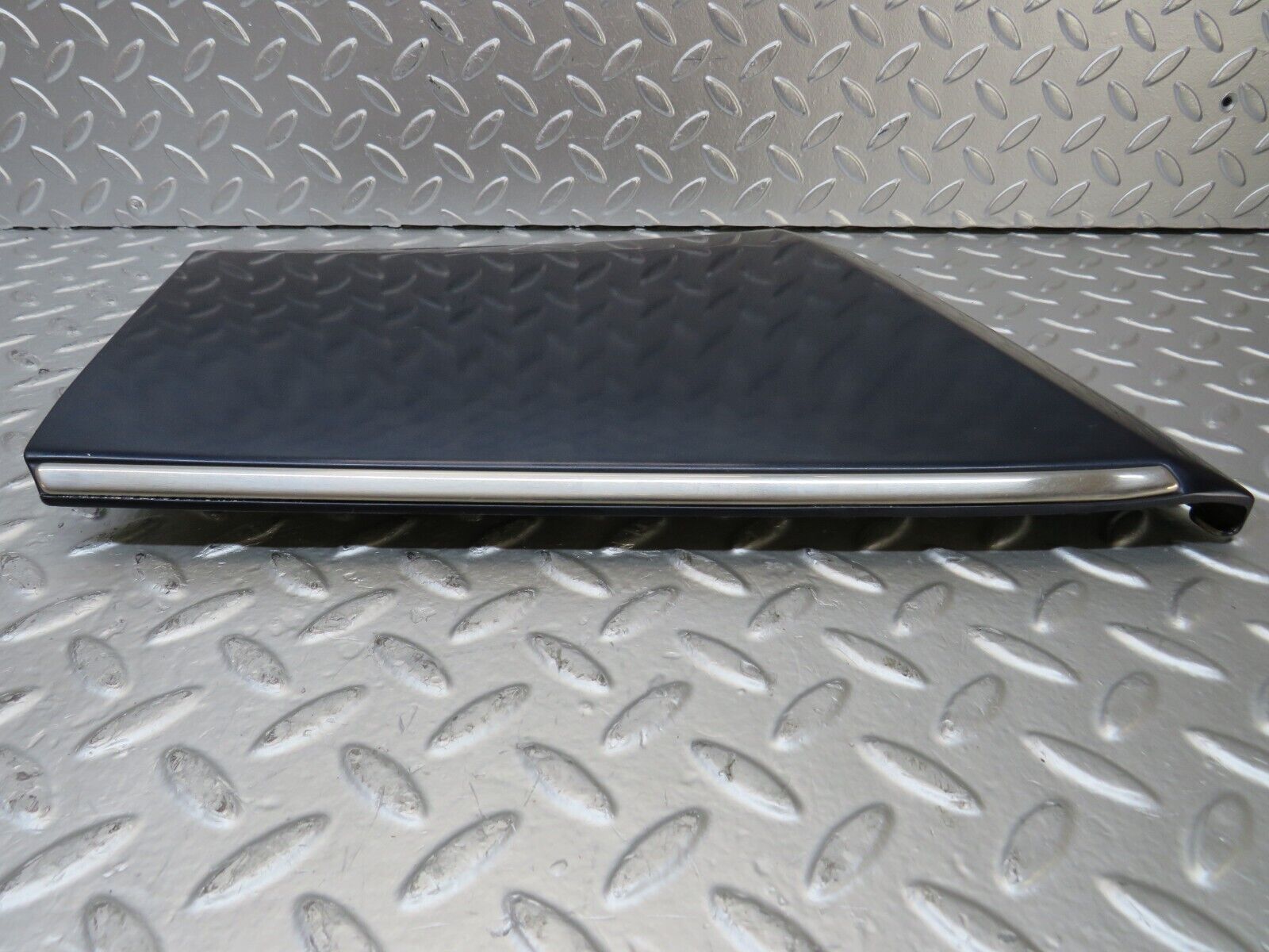 25959 Mercedes-Benz W124 280E Front Left Fender Wing Lower Moulding 1246901340