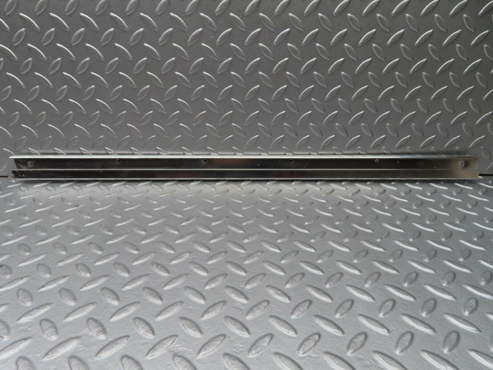 14089 Mercedes-Benz C107 280SLC Roof Chrome Moulding Trim Right Side