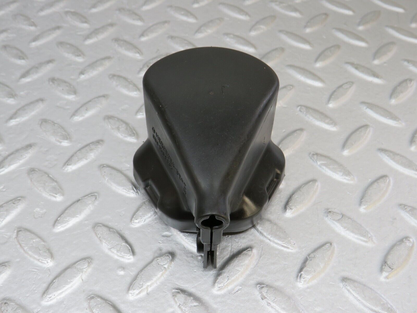 36032 Mercedes-Benz W126 420SE Ignition Coil Cover Cap 0001582285