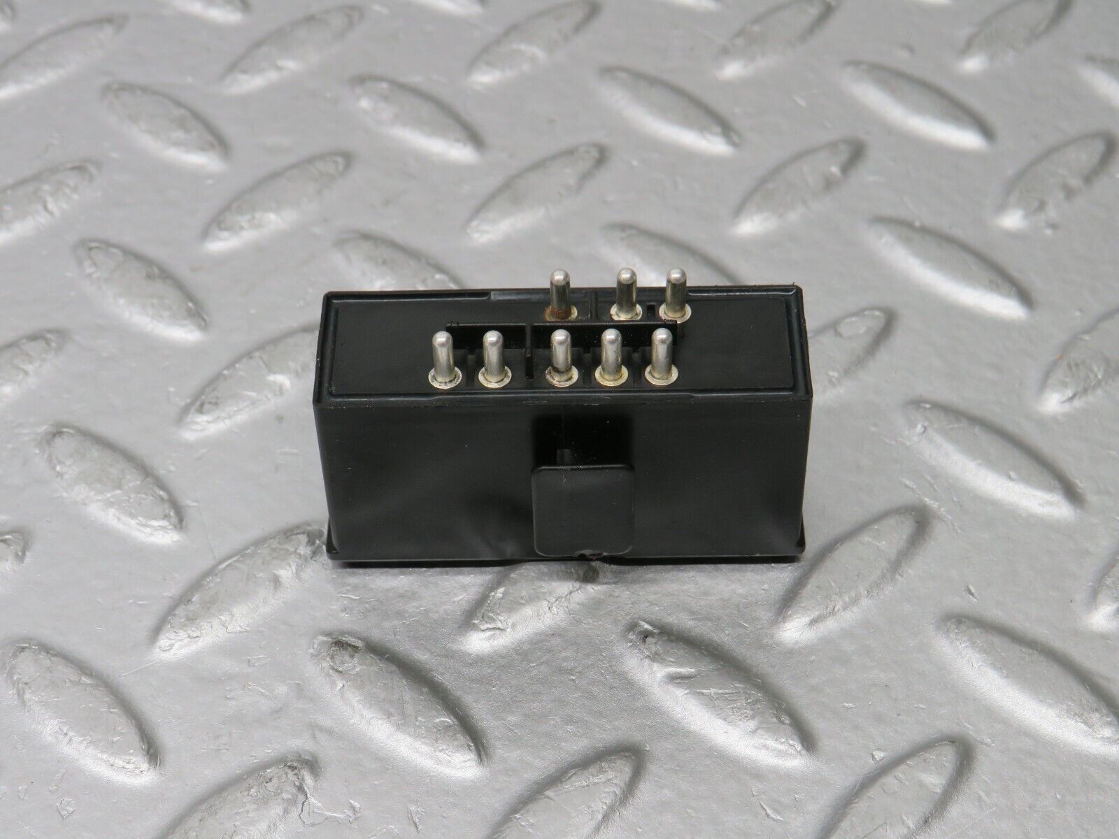 38395 Mercedes-Benz R129 280SL Coupe Left Seat Locking Relay 1298210047