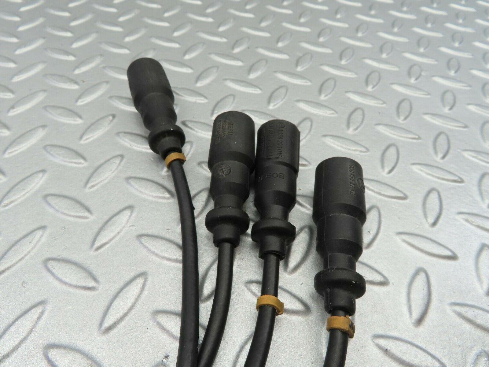 6820 Mercedes-Benz S124 E220 Wagon Ignition Lead Set Bosch 0001566710