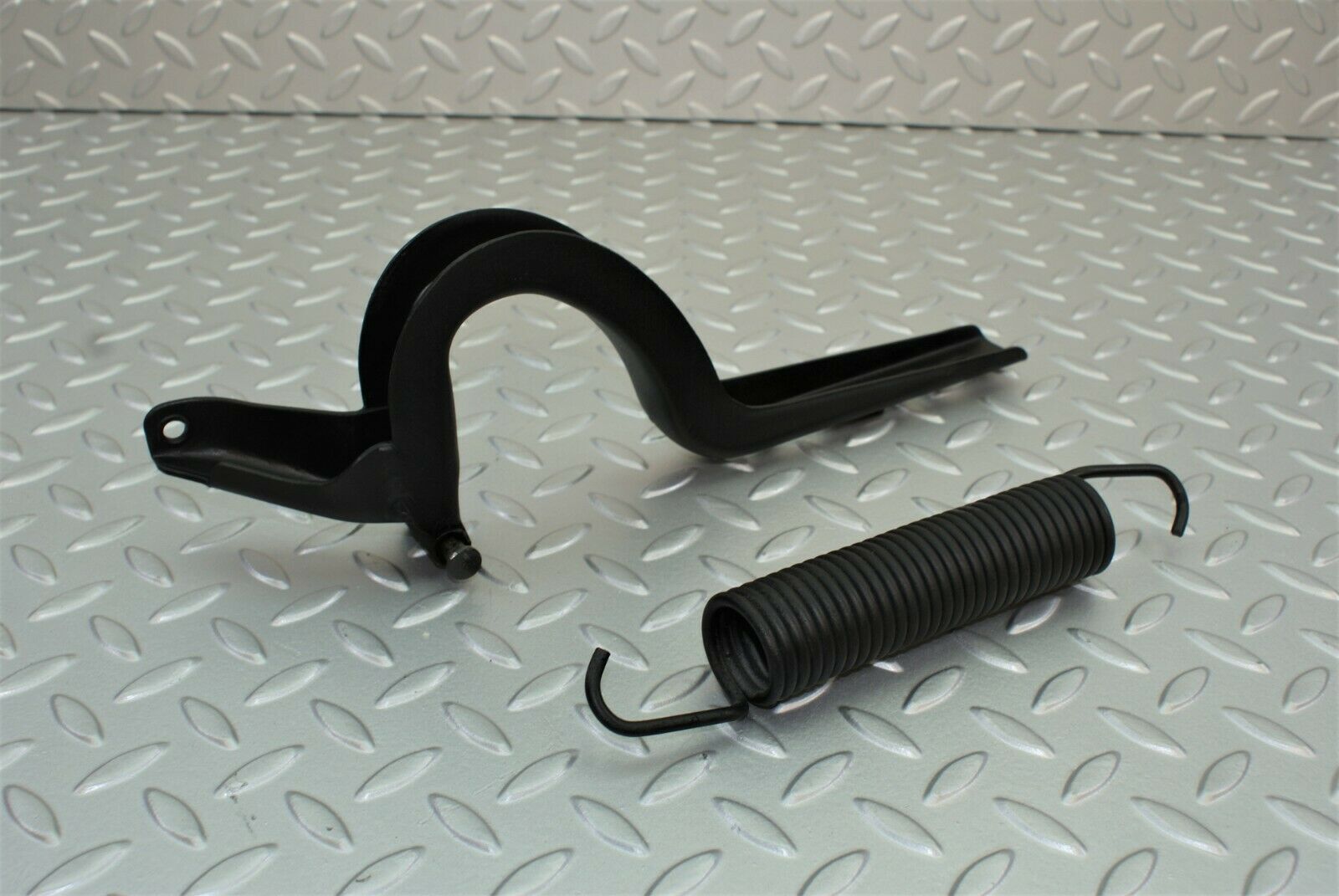 2798 Mercedes-Benz C123 280CE Coupe Trunk Lid Hinge Left Side 1237500187