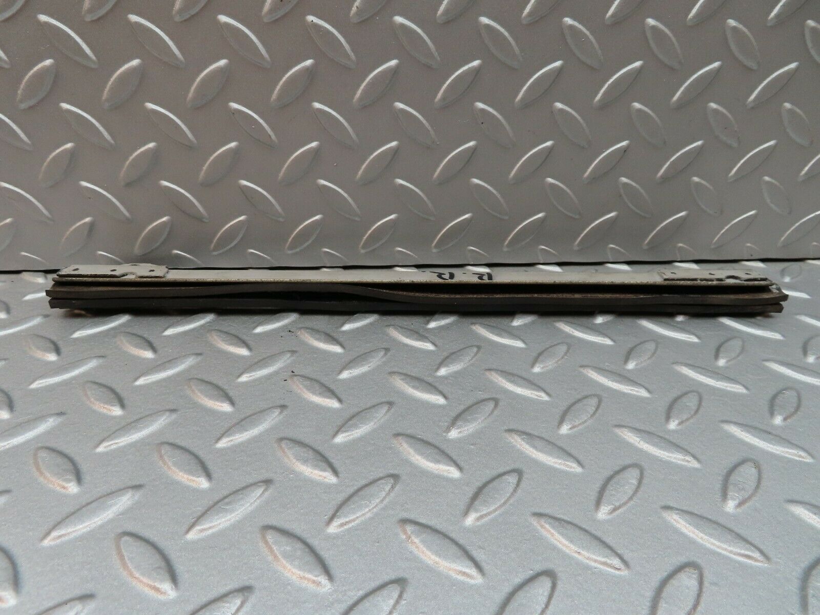 3688 Mercedes-Benz W108 280SE Rear Right Door Glass Holder