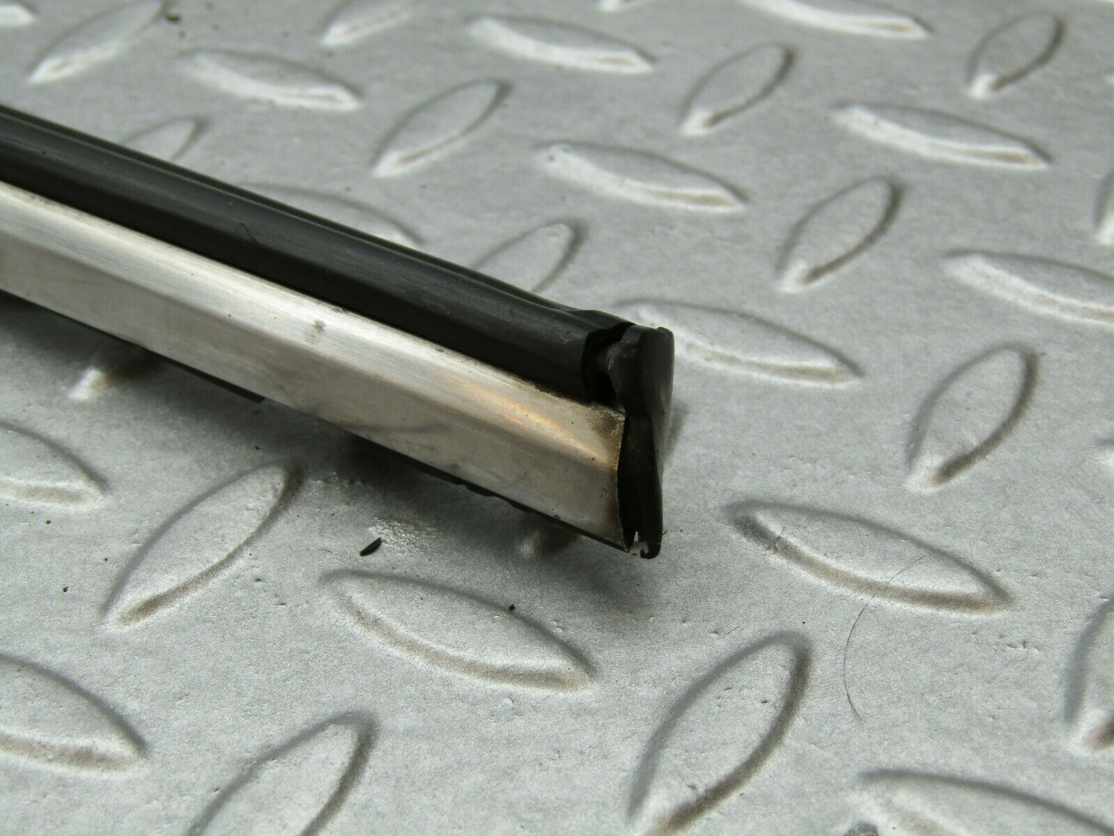 3337 Mercedes-Benz W115 220D Centre Door Chrome Trim Rear Right