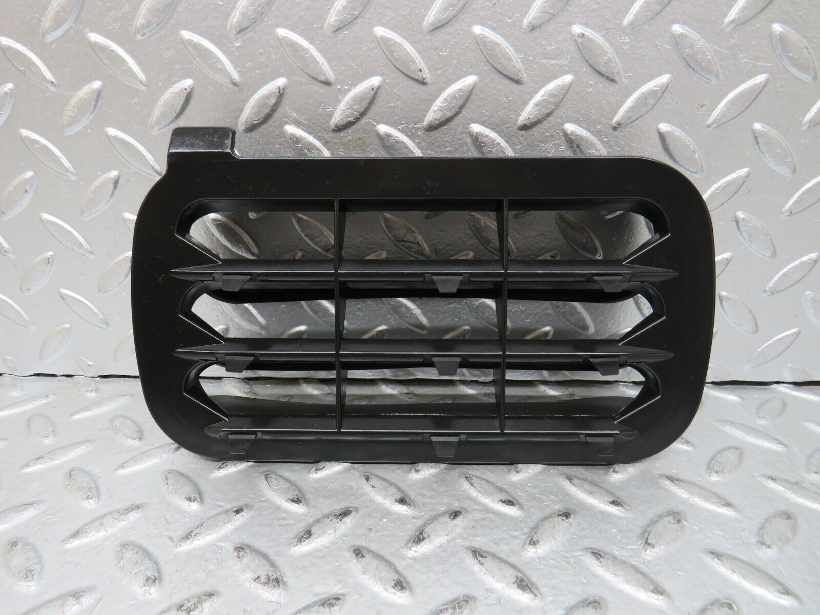 27578 Mercedes-Benz S124 300TE Wagon Air Intake Vent 1248370230