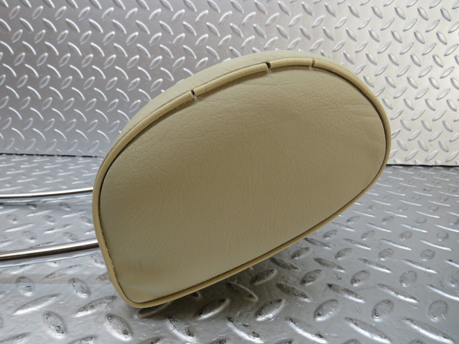 26662 Mercedes-Benz C124 220CE Coupe Front Right Seat Headrest Leather Beige