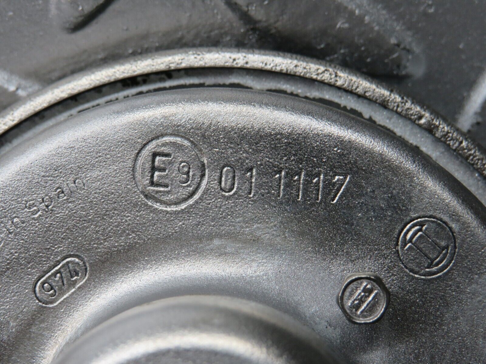 30311 Mercedes-Benz W124 230E Horn Bosch CH2001