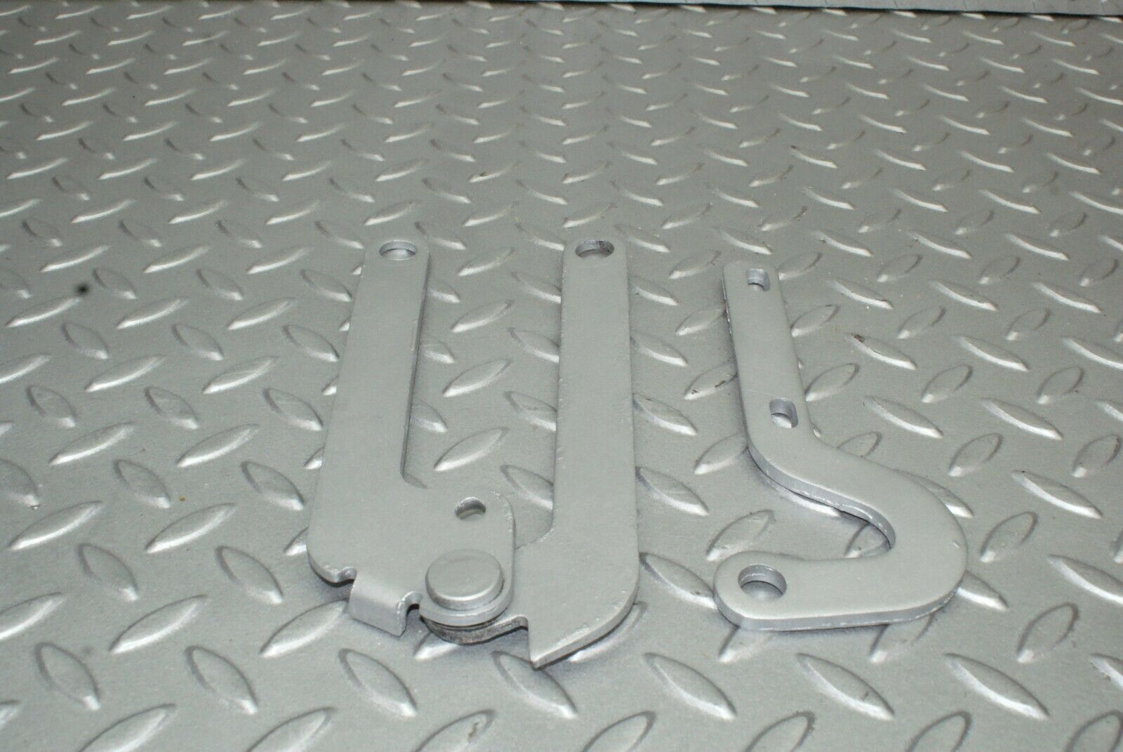 2502 Mercedes-Benz W116 350SE Bonnet Hinge Right Side