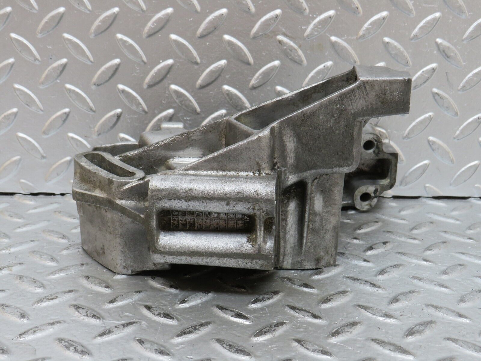 28429 Mercedes-Benz S123 240D Wagon Power Steering Pump Bracket 6172360330