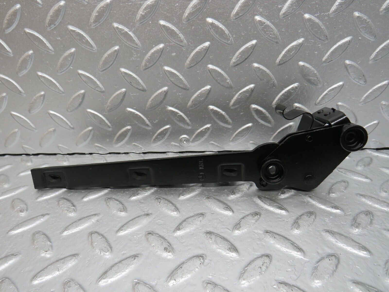 32546 Mercedes-Benz S124 300TE Wagon Trunk Floor Cover Hinge Pair