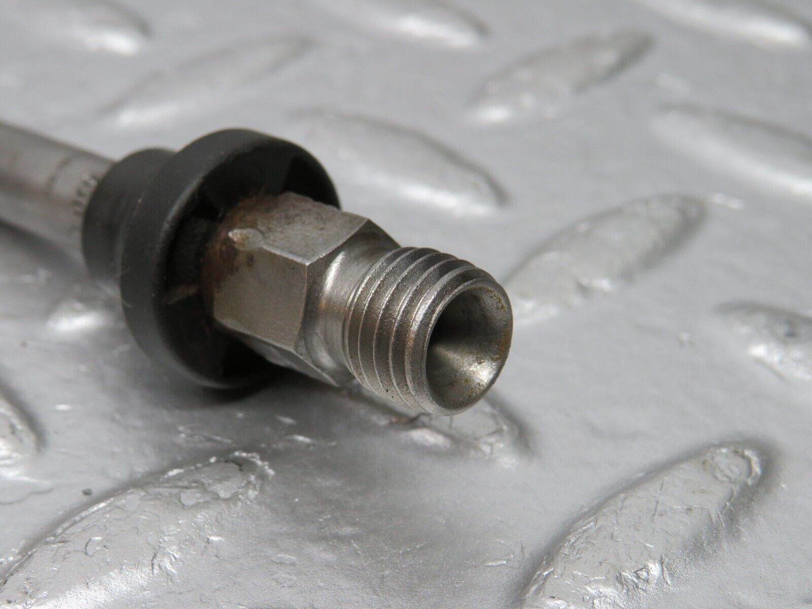 32703 Mercedes-Benz S124 300TE Wagon Fuel Injector Bosch 0437502010