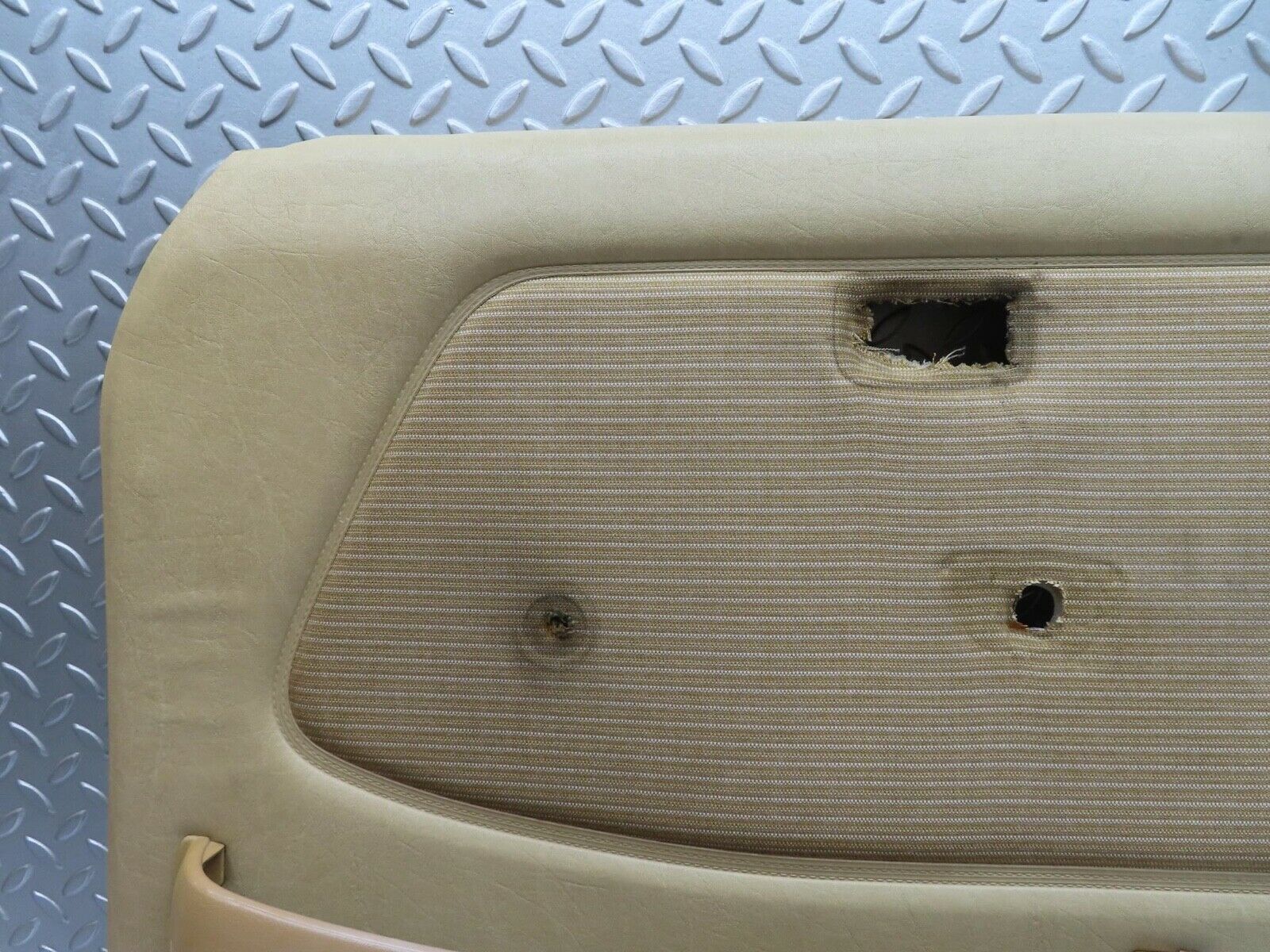 13508 Mercedes-Benz W123 200 Front Right Door Card Cream