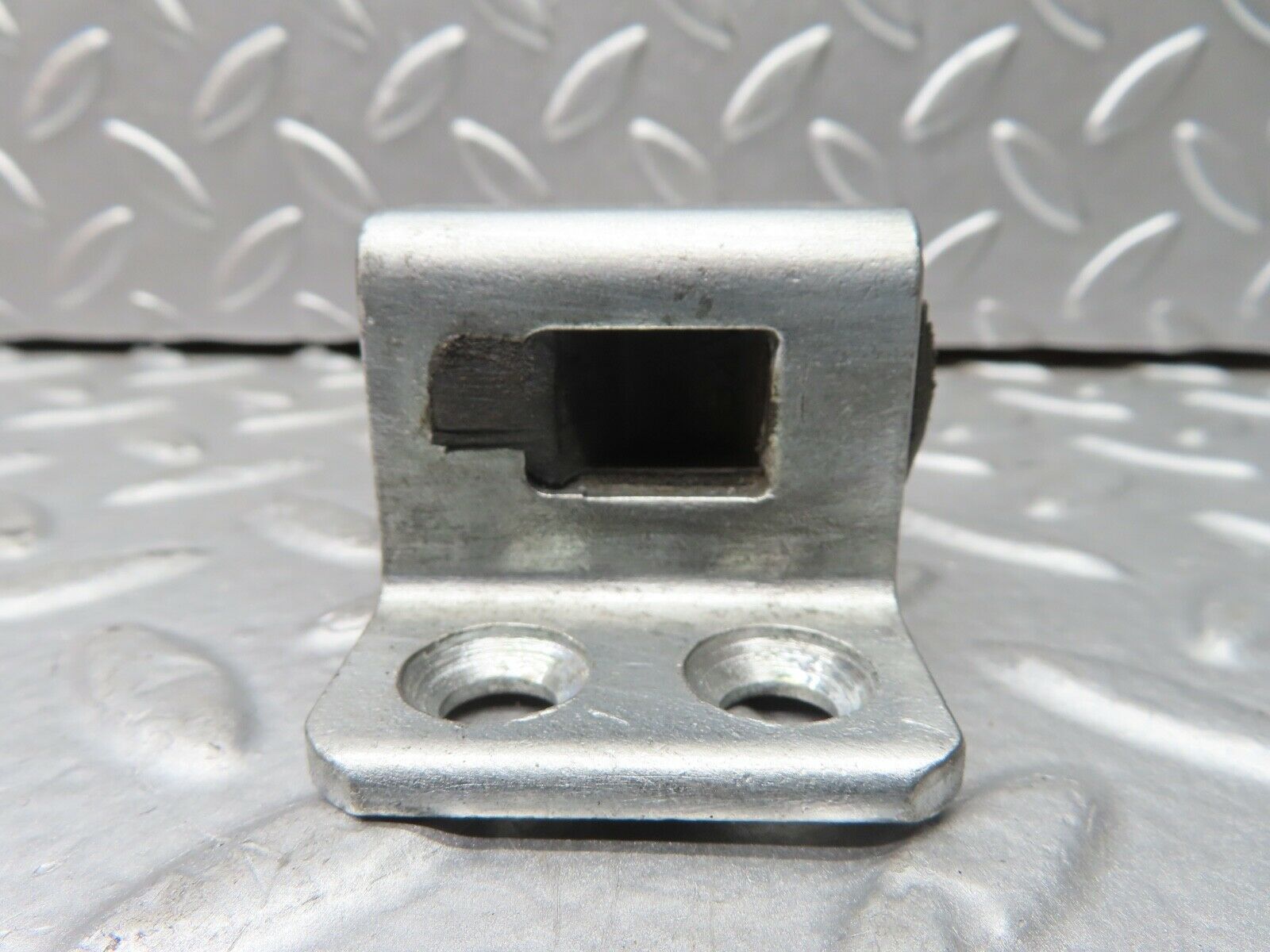 21518 Mercedes-Benz W126 300SE Door Lock Latch Left Side