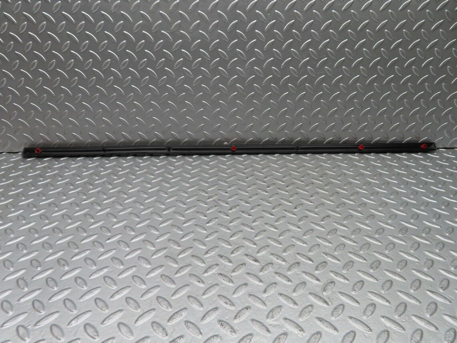 21104 Mercedes-Benz W123 230E Front Left Door Centre Moulding Trim