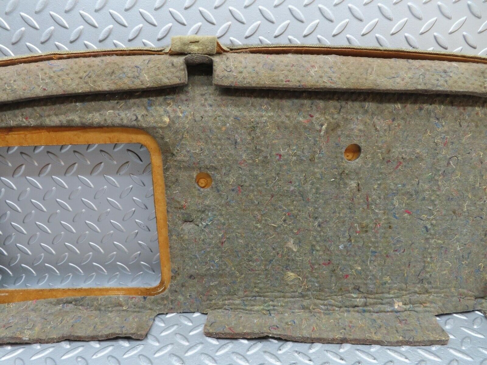 7043 Mercedes-Benz W123 230E Parcel Shelf
