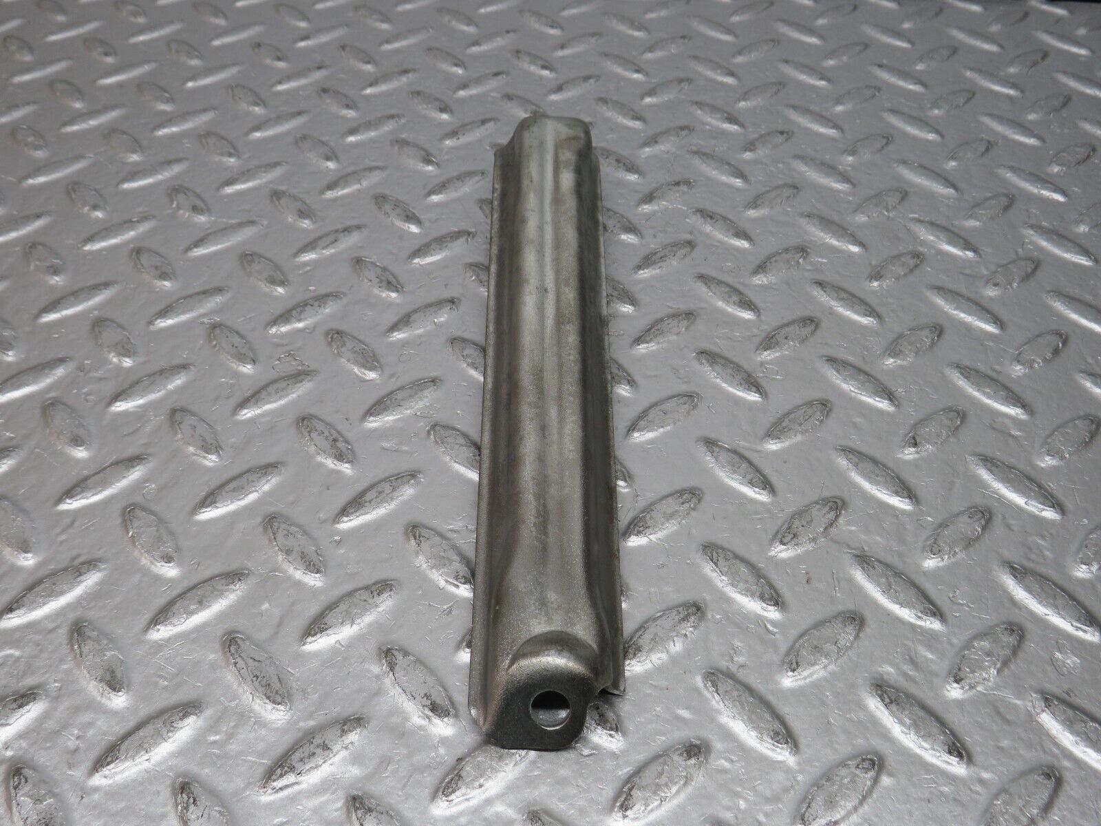 31738 Mercedes-Benz W201 190LE 1.8L Air Intake Manifold Bracket