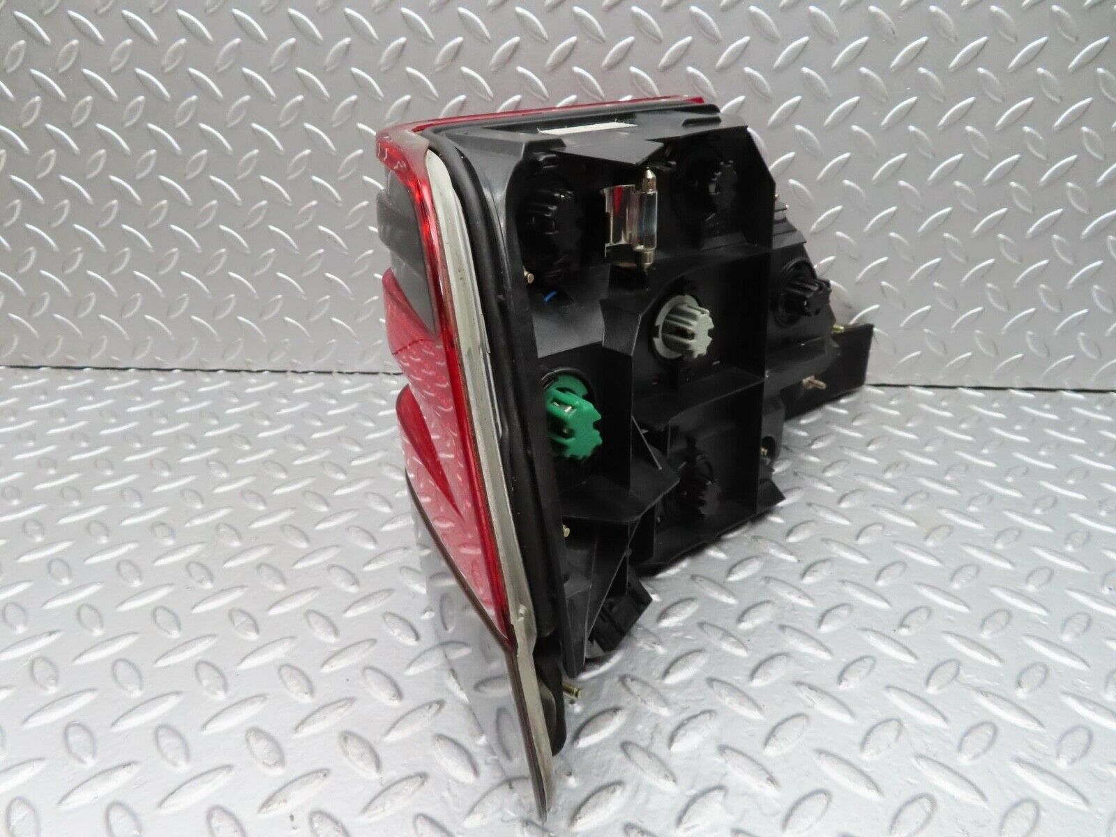 14913 Mercedes-Benz W140 S320 Tail Light Right Side