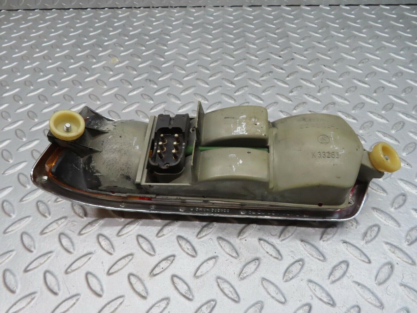 12346 Mercedes-Benz W108 280SE 3.5 Tail Light Right Side 1088203064