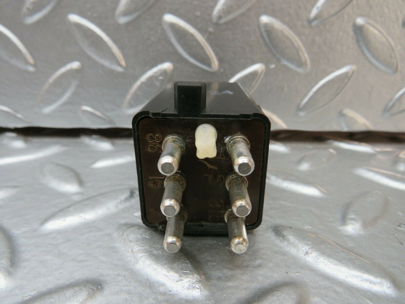 23982 Mercedes-Benz W123 280E Intermittent Wiper Relay 0008210863