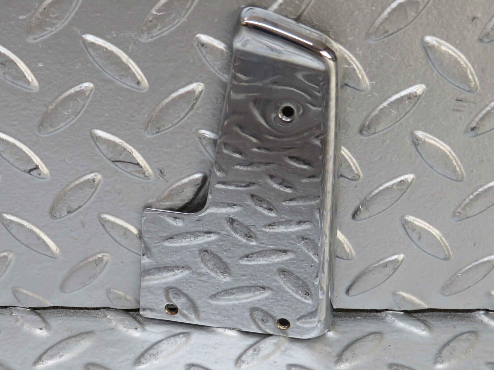 26489 Mercedes-Benz C124 220CE Coupe Left Door Chrome Cover