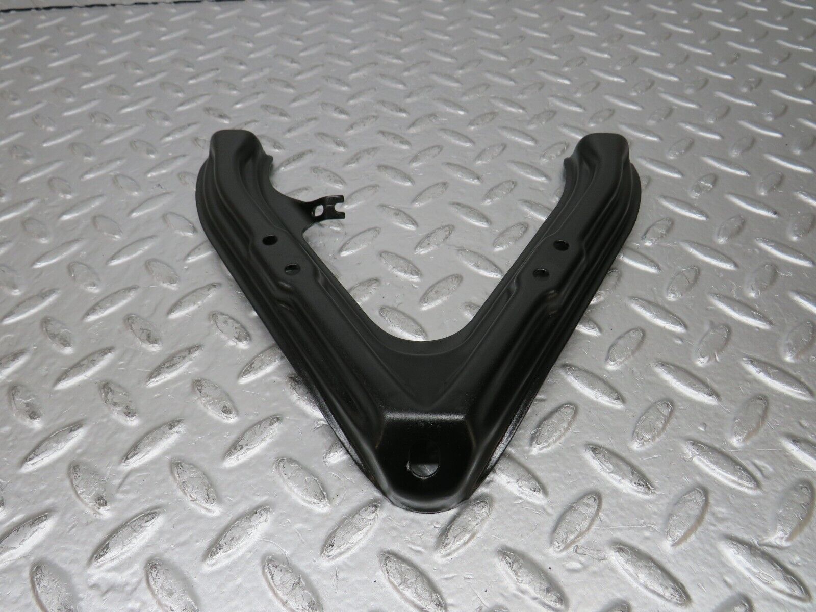 30543 Mercedes-Benz W124 230E Air Intake Manifold Bracket