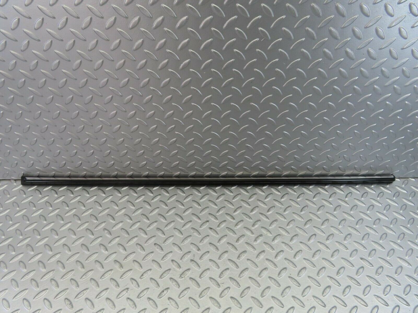 10245 Mercedes-Benz W123 Rear Left Door Centre Moulding Trim