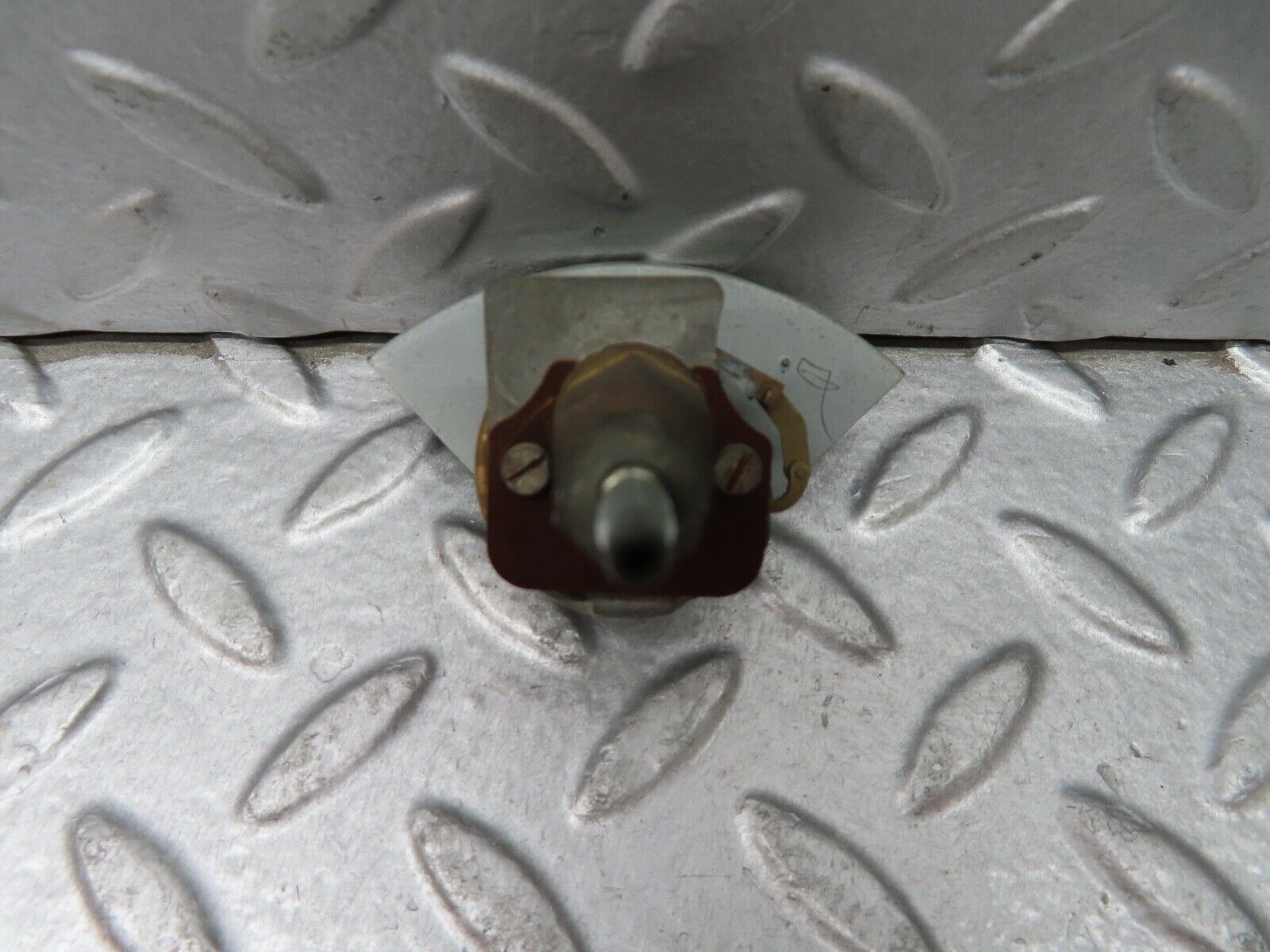 18349 Mercedes-Benz W115 Oil Pressure Gauge