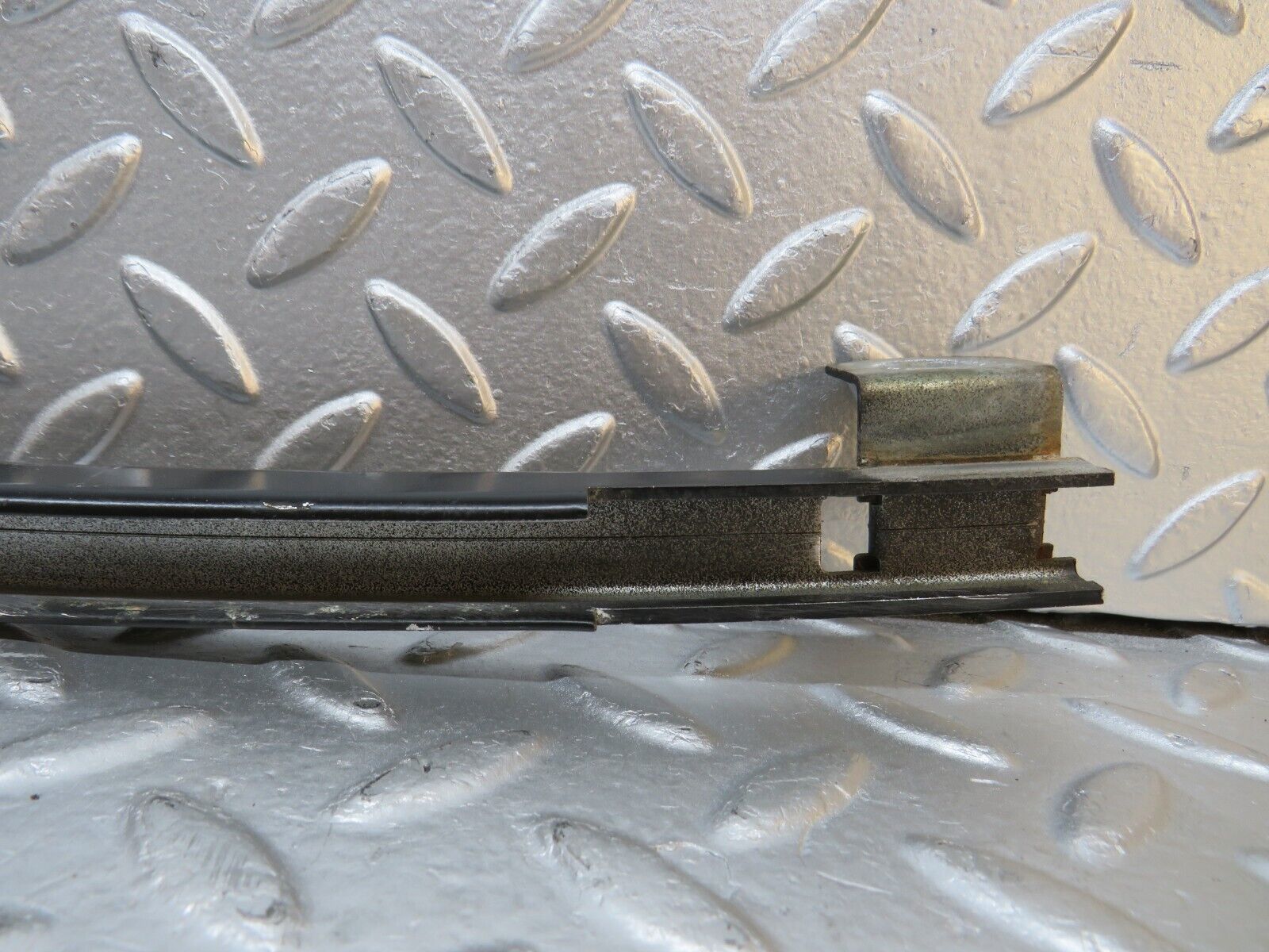 31210 Mercedes-Benz S124 220TE Wagon Rear Right Door Window Channel