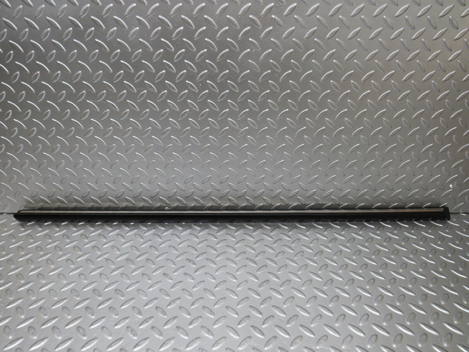 25600 Mercedes-Benz W123 200 Front Right Door Lower Moulding Trim